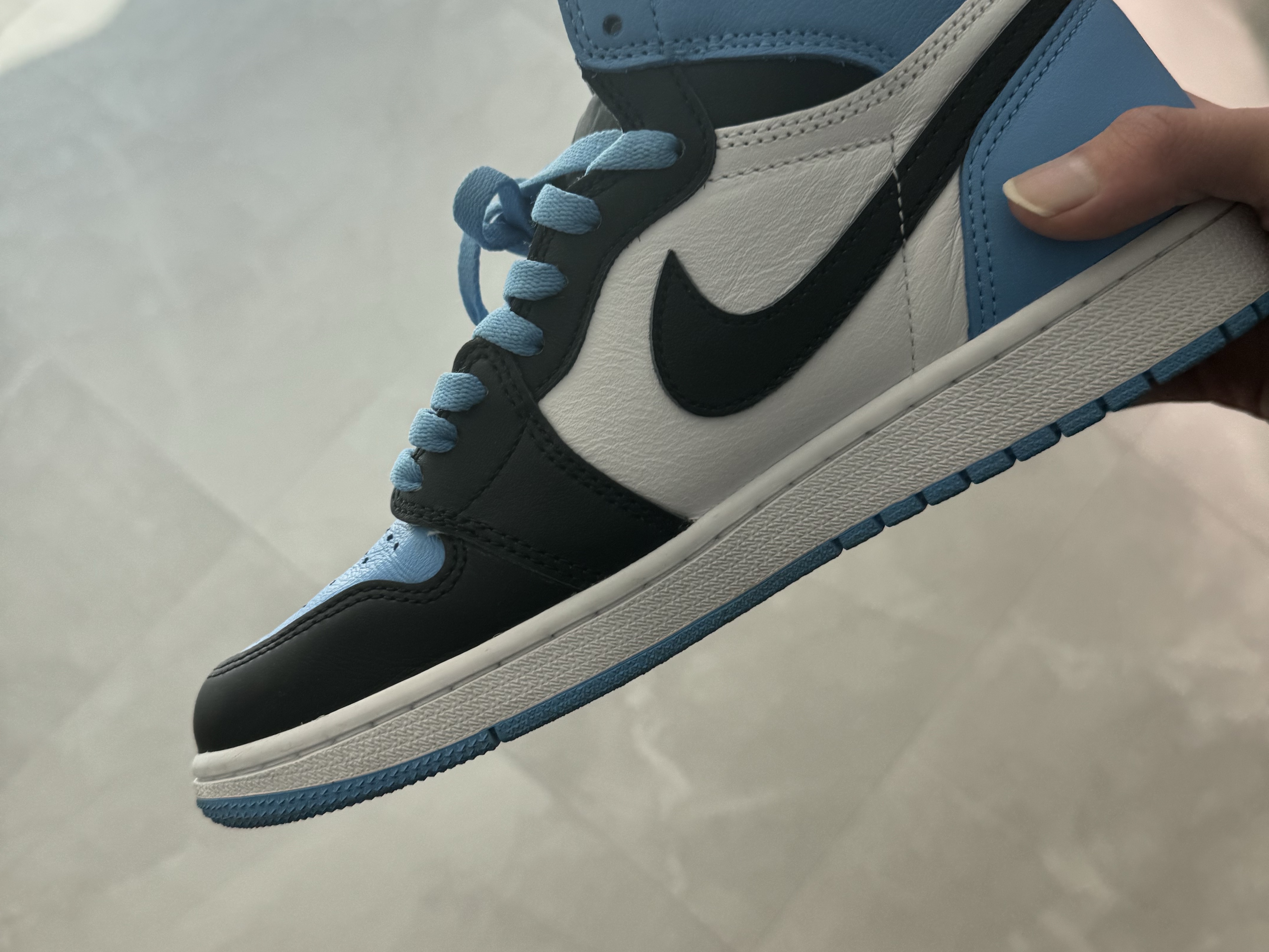 Jordan 1 Retro High OG University Blue 착용 스타일