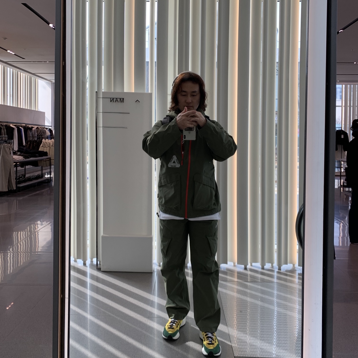 Palace Gore-Tex R-TEK Jacket Olive - 23FW 착용 스타일
