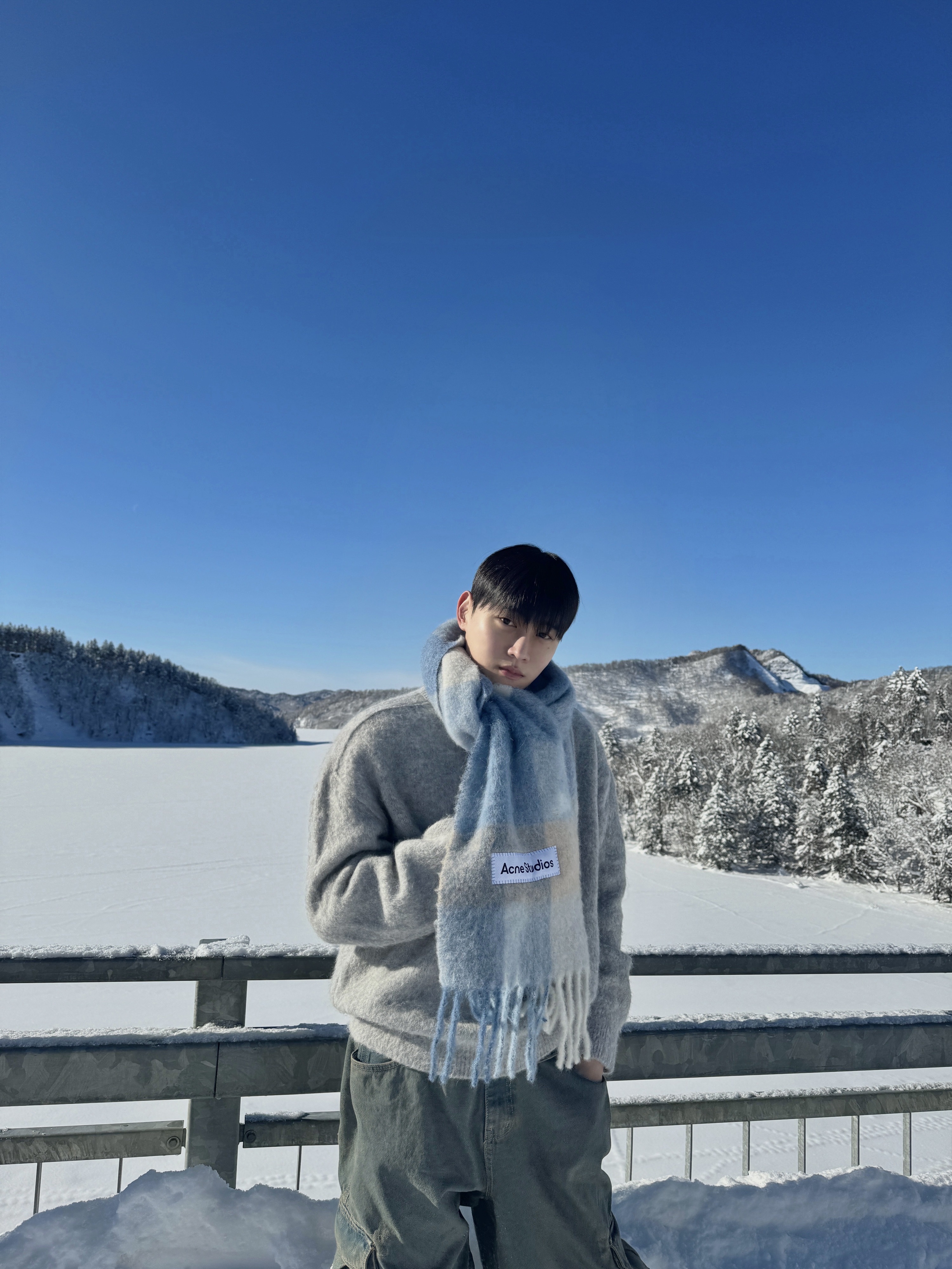 Acne Studios Mohair Check Muffler Pastel Blue Beige, Undermycar Legion.02 Balmacaan Oversized Wool Coat Beige 착용 스타일 - 2
