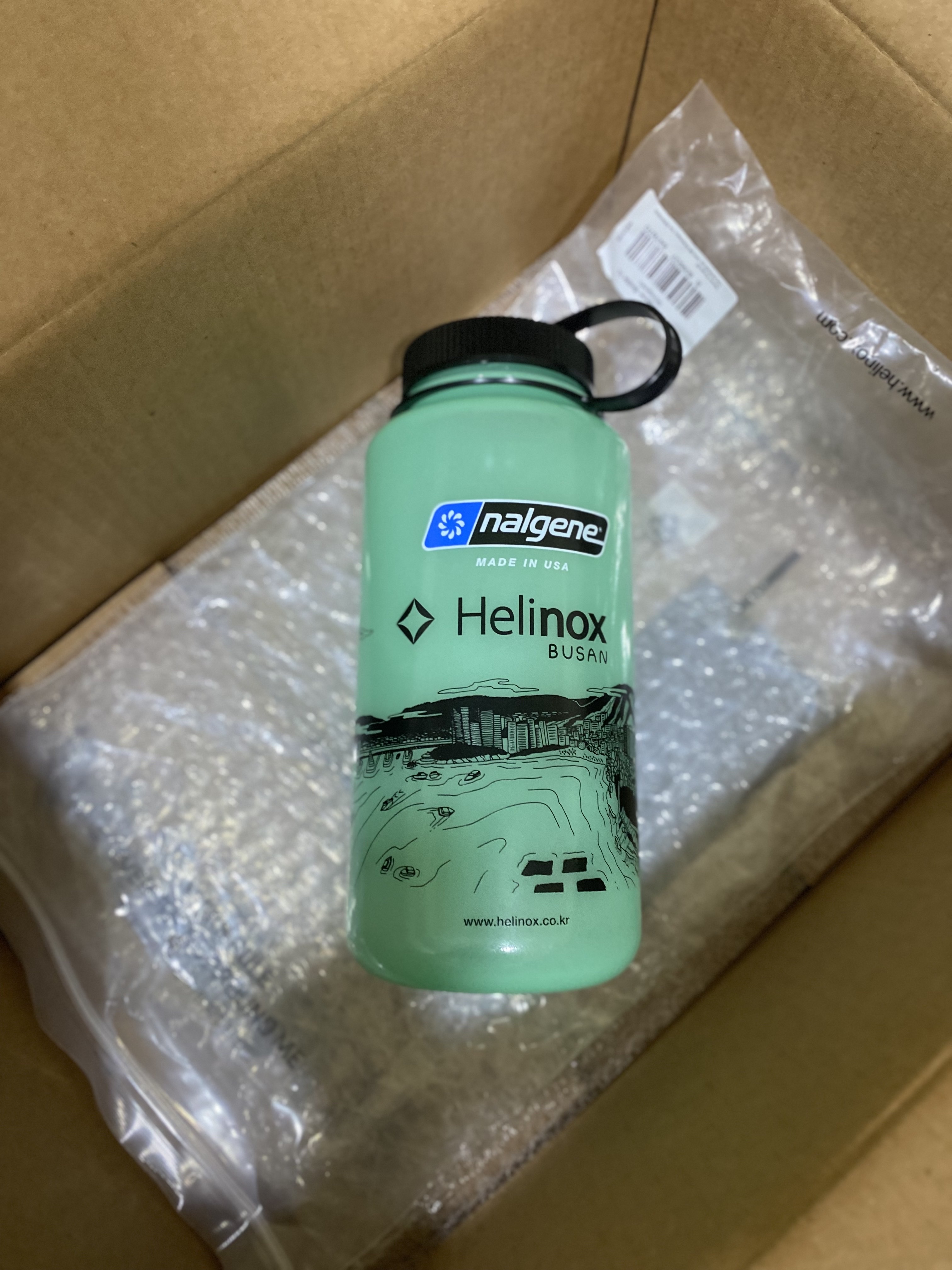 Helinox Glow Edition Nalgene Bottle 1L Busan Glow Green 착용 스타일