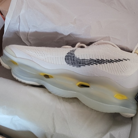 Nike Air Max Scorpion Flyknit Lemon Wash 착용 스타일
