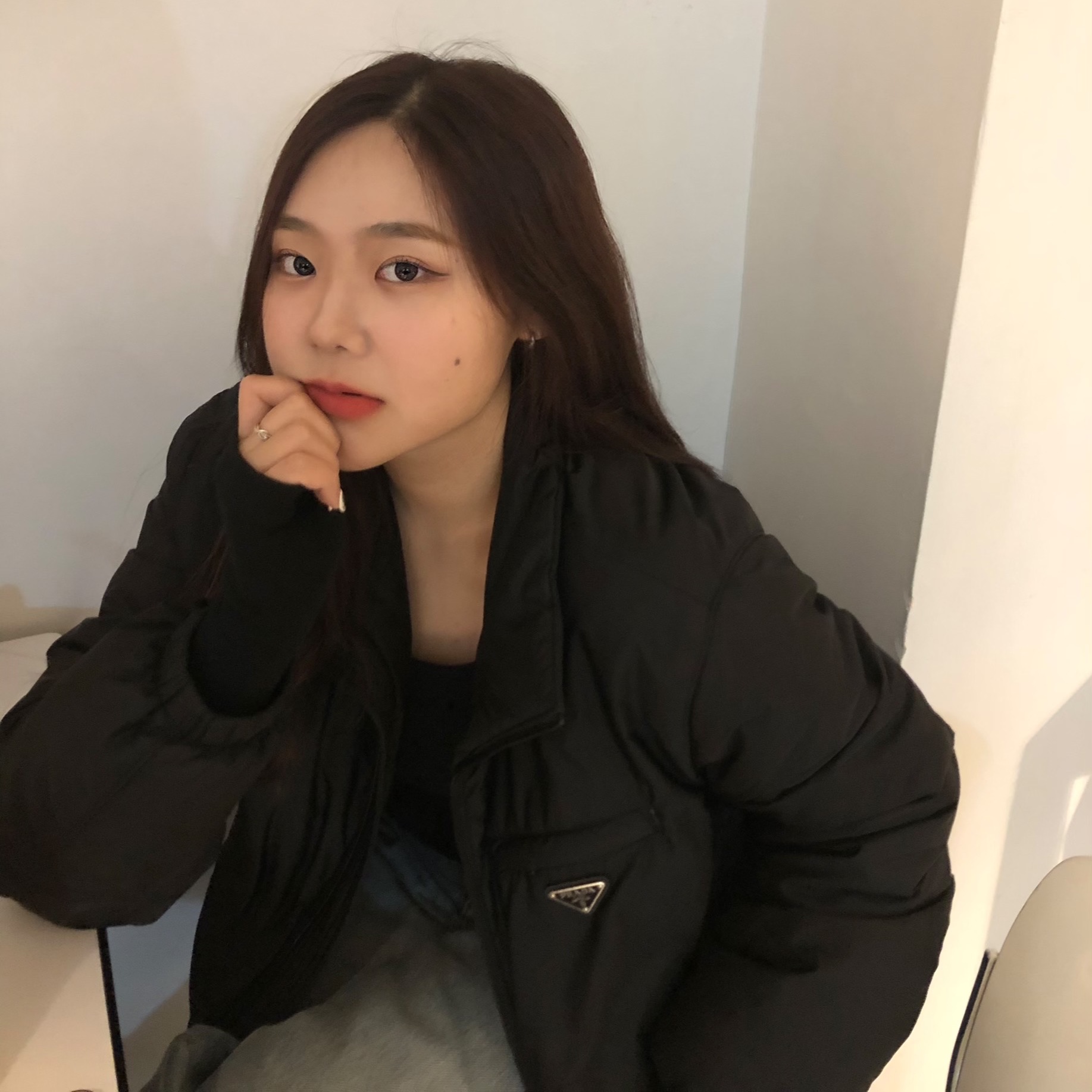 Prada Re-Nylon Padded Jacket Black 착용 스타일