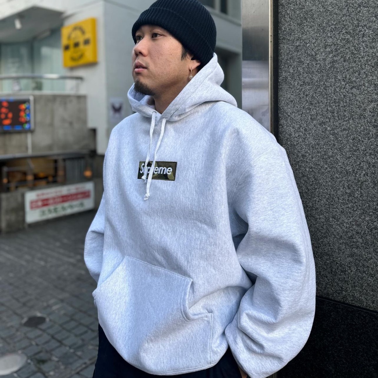 Supreme Box Logo Hooded Sweatshirt Red - 23FW, Supreme Box Logo Hooded Sweatshirt Ash Grey - 23FW 착용 스타일 - 2