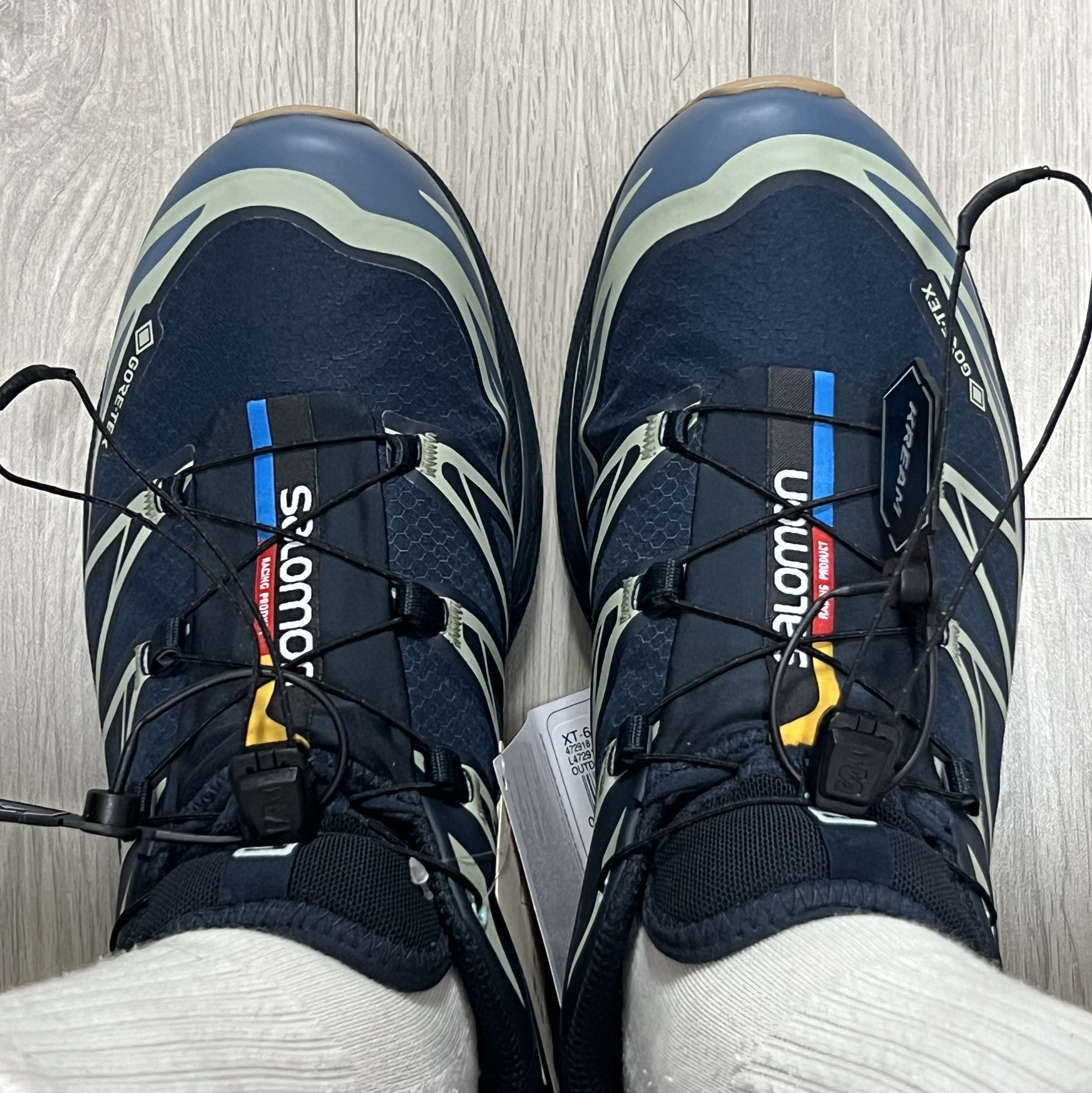 Salomon XT-6 GTX Carbon Bering Sea 착용 스타일