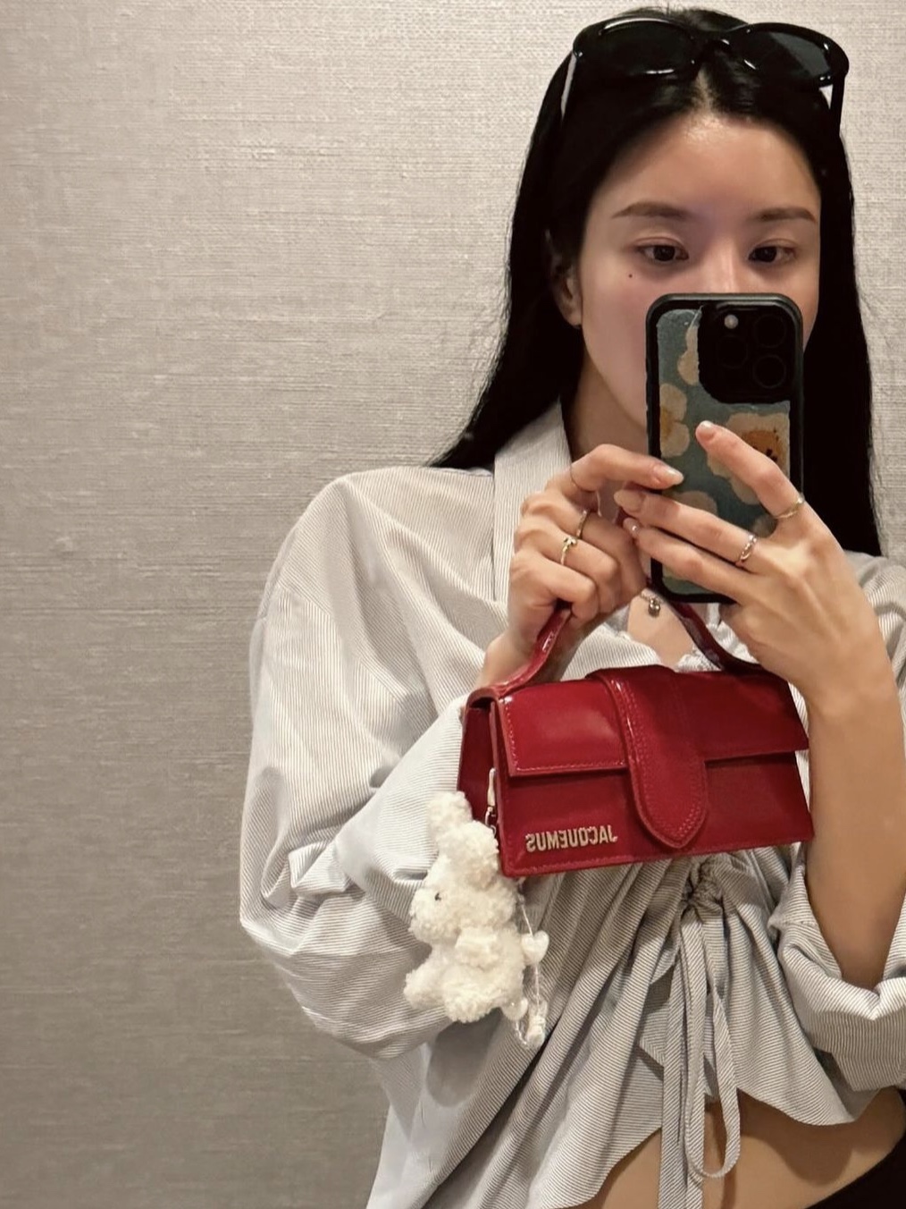 Jacquemus Le Grand Bambino Crossbody Flap Bag Red 착용 스타일