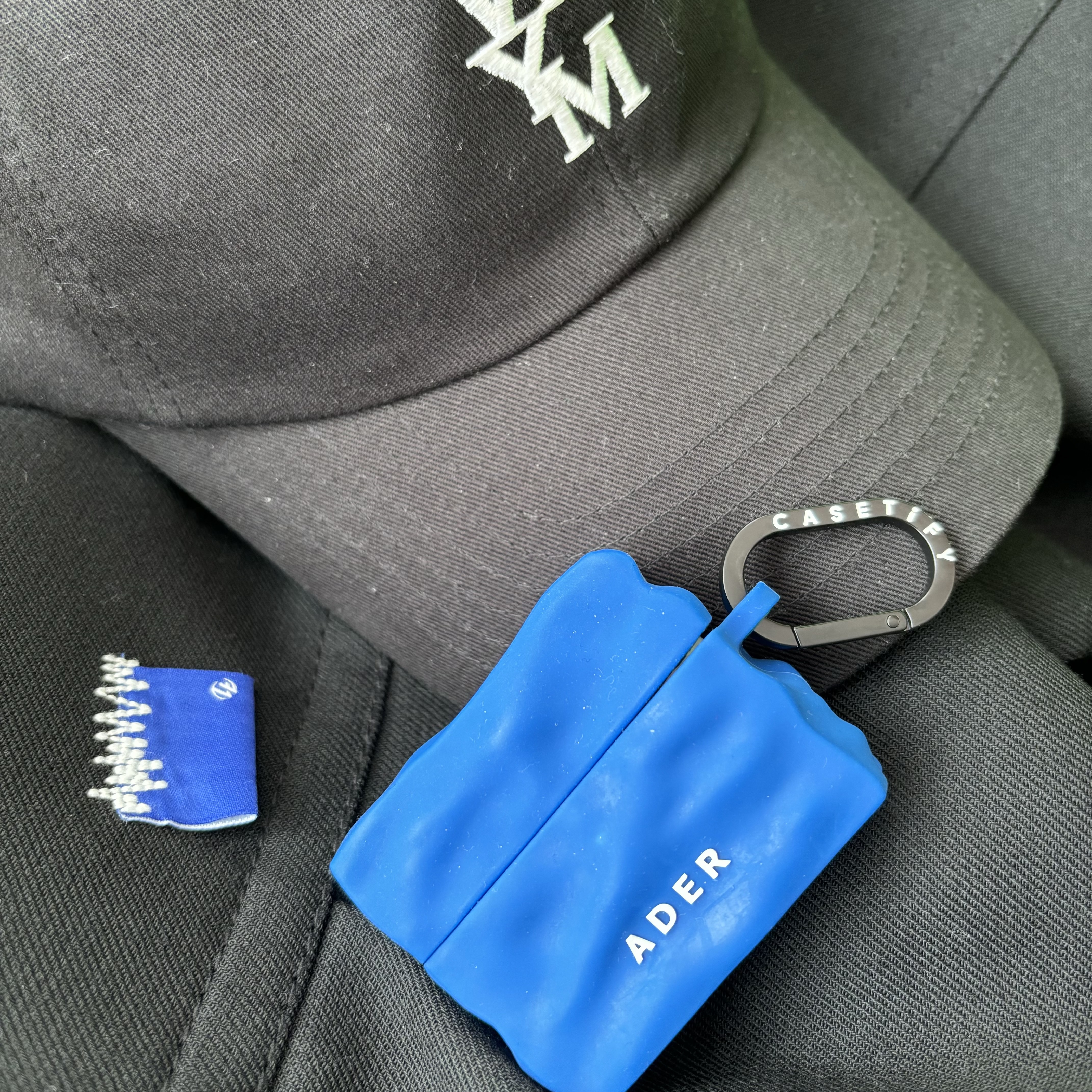 Casetify x Ader Error AirPods Pro Case 착용 스타일