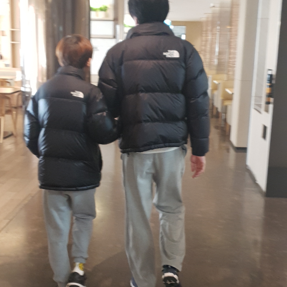 The North Face 1996 Eco Nuptse Jacket Black 착용 스타일