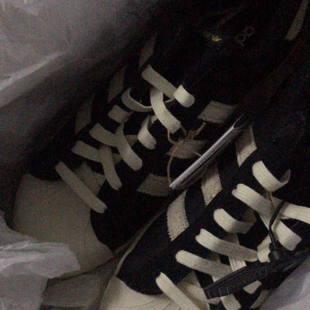 Adidas Superstar 82 Black White 착용 스타일