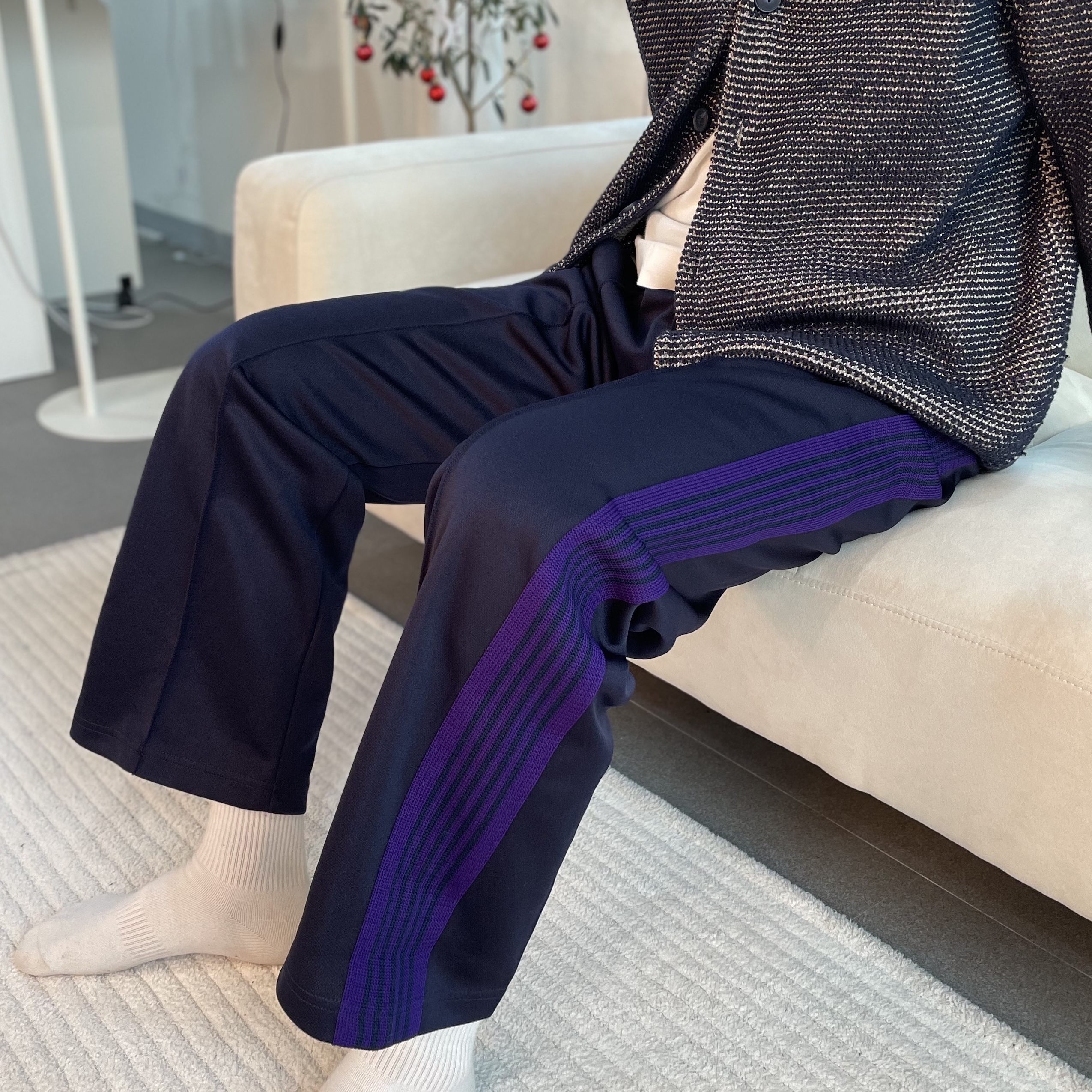 Needles Track Pants Poly Smooth Navy 착용 스타일