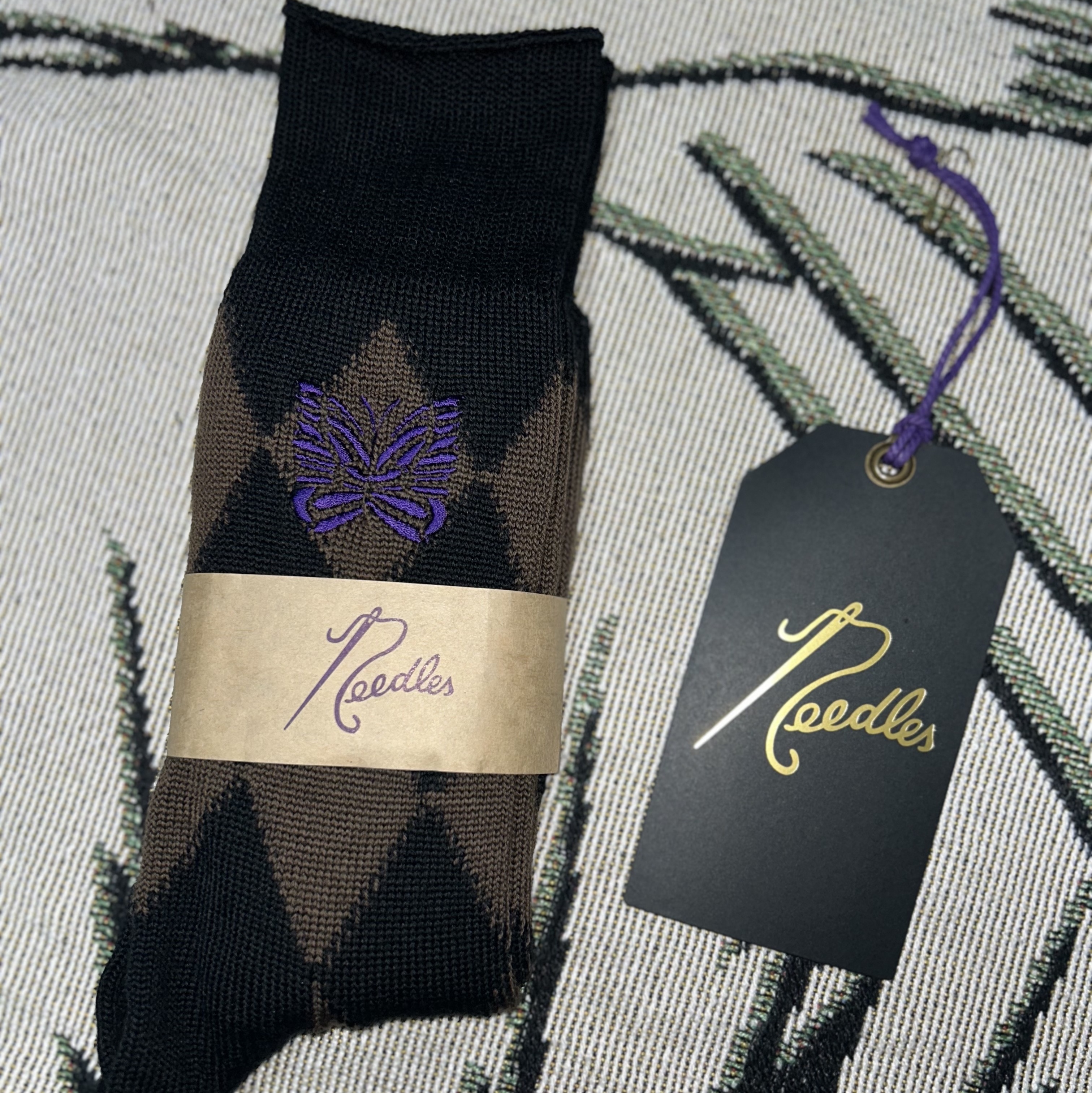 Needles Argyle Jacquard Merino Wool Socks Brown 착용 스타일 - 3