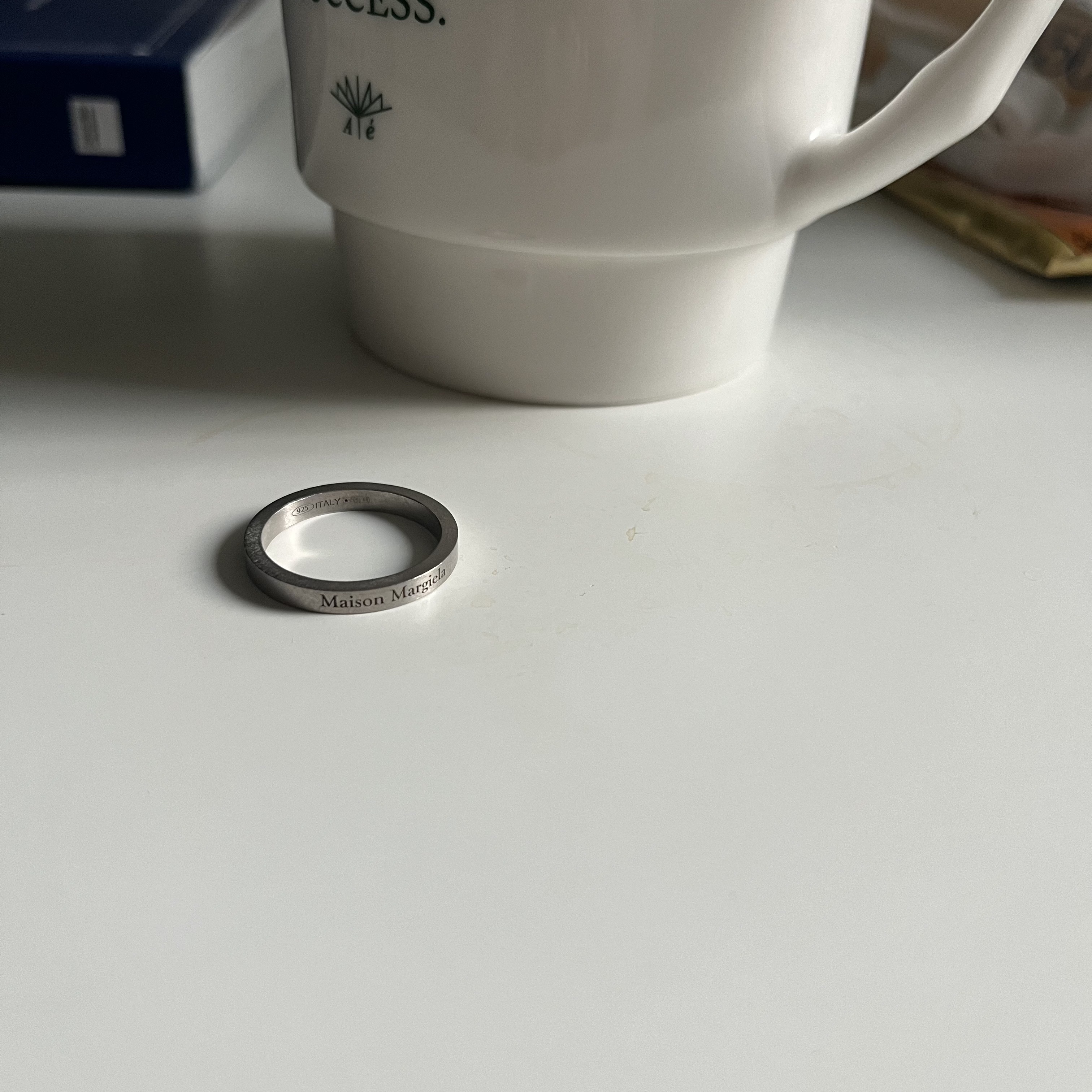 Maison Margiela Logo Ring Palladium 착용 스타일 - 2