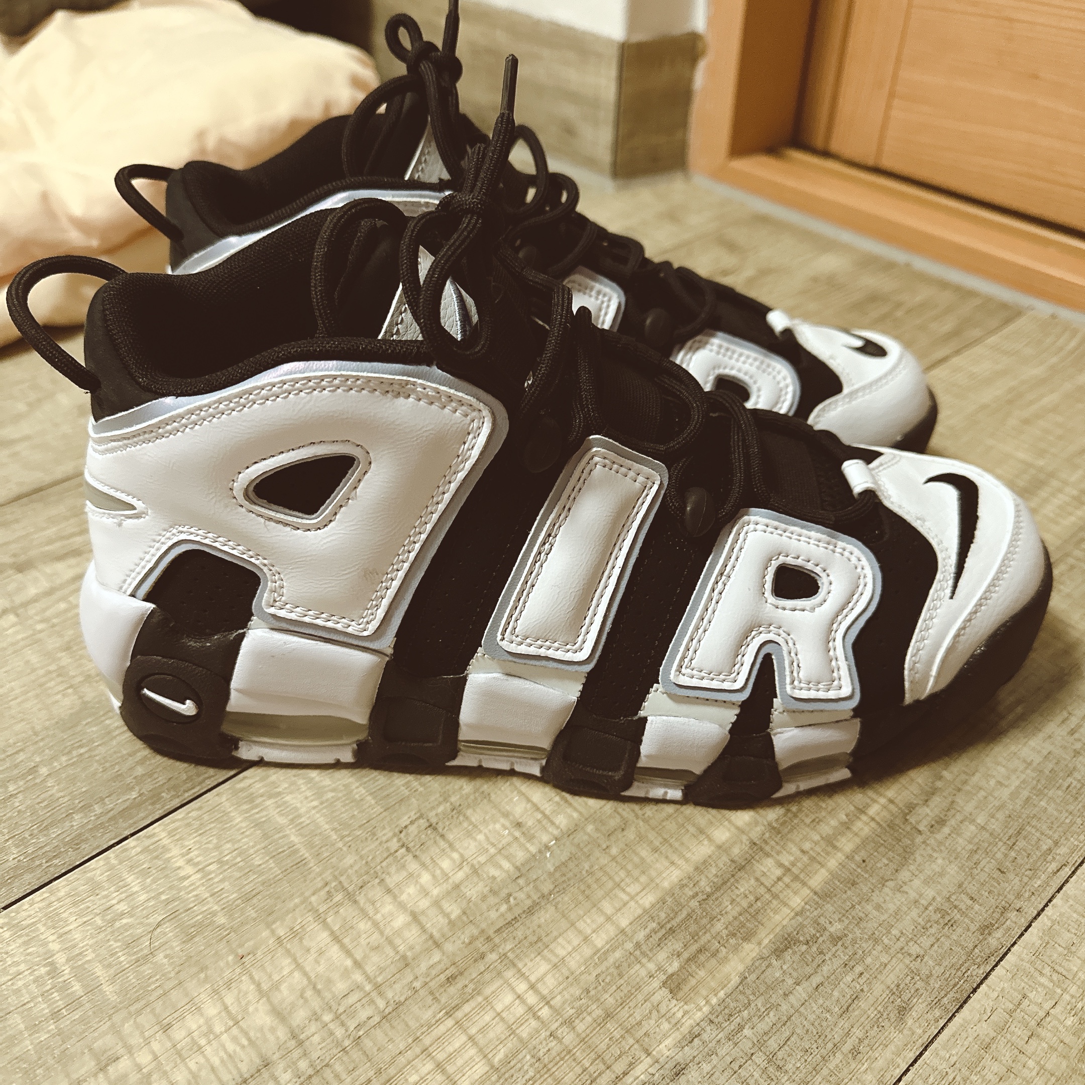 Nike Air More Uptempo 96 Cobalt Bliss 착용 스타일