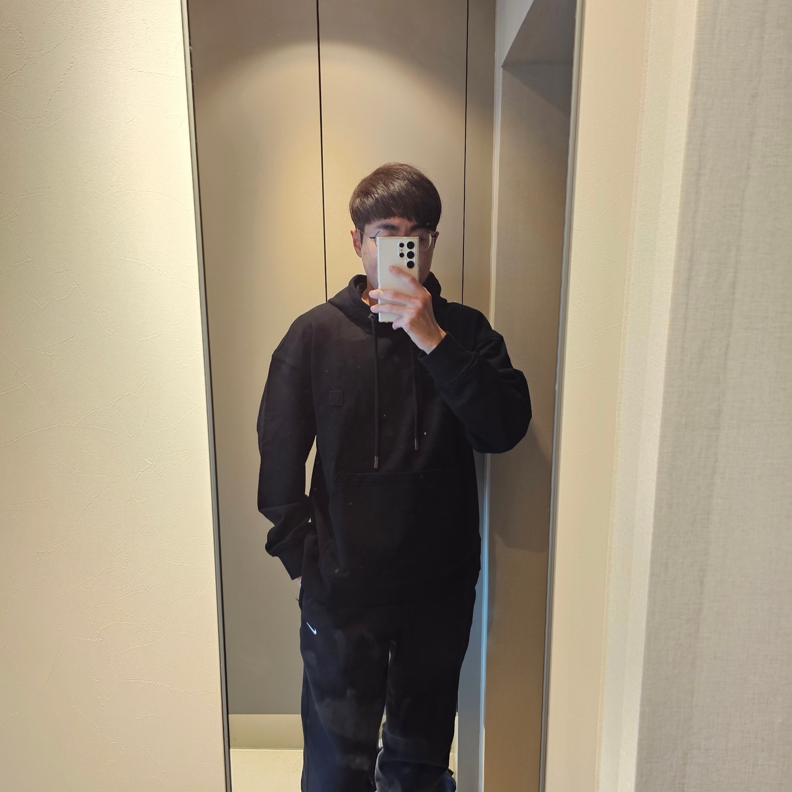 Wooyoungmi Flower Back Logo Hooded T-Shirt Black - 24SS, Wooyoungmi Embroidered Ball Cap Black 착용 스타일 - 2