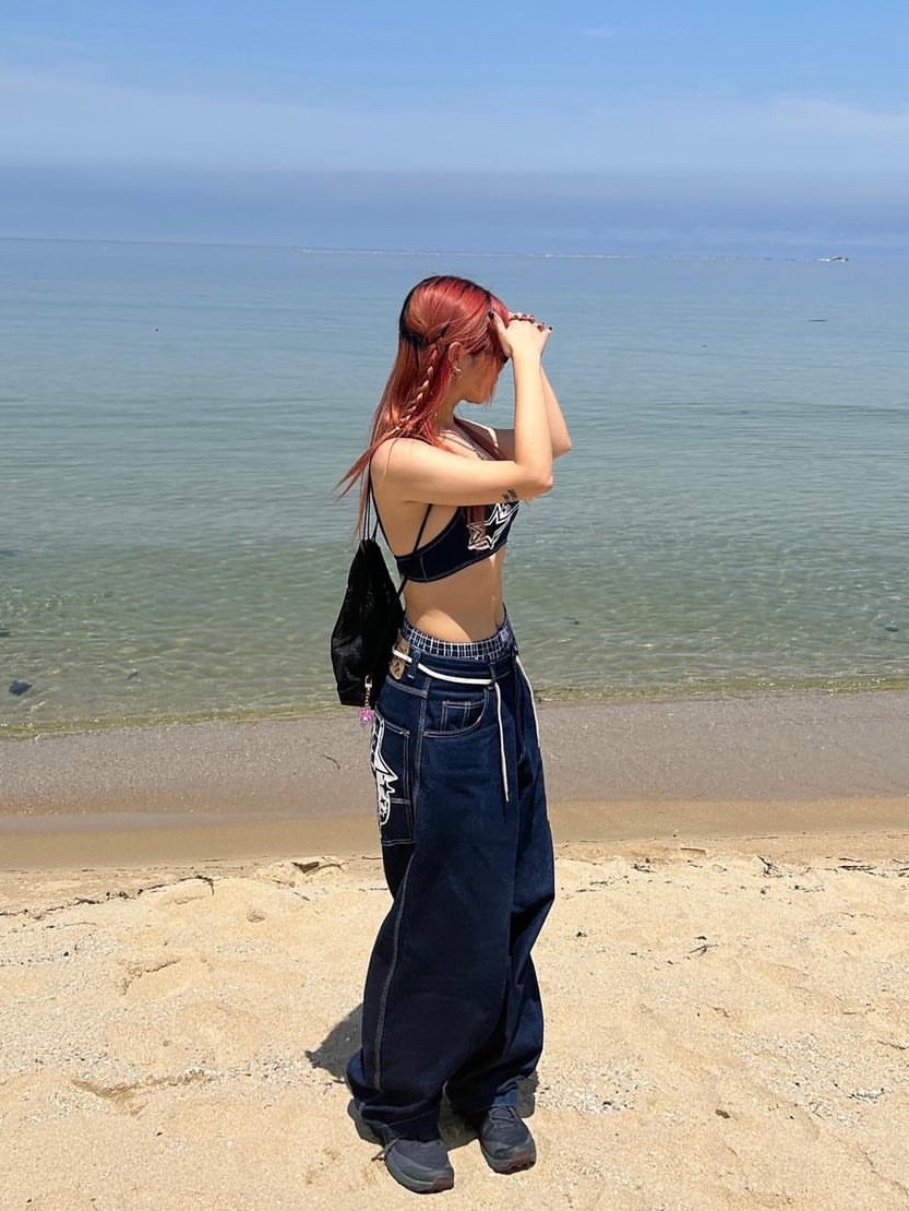 Cotchs Star Denim Pants, Cotchs Star Denim Bra Top 착용 스타일