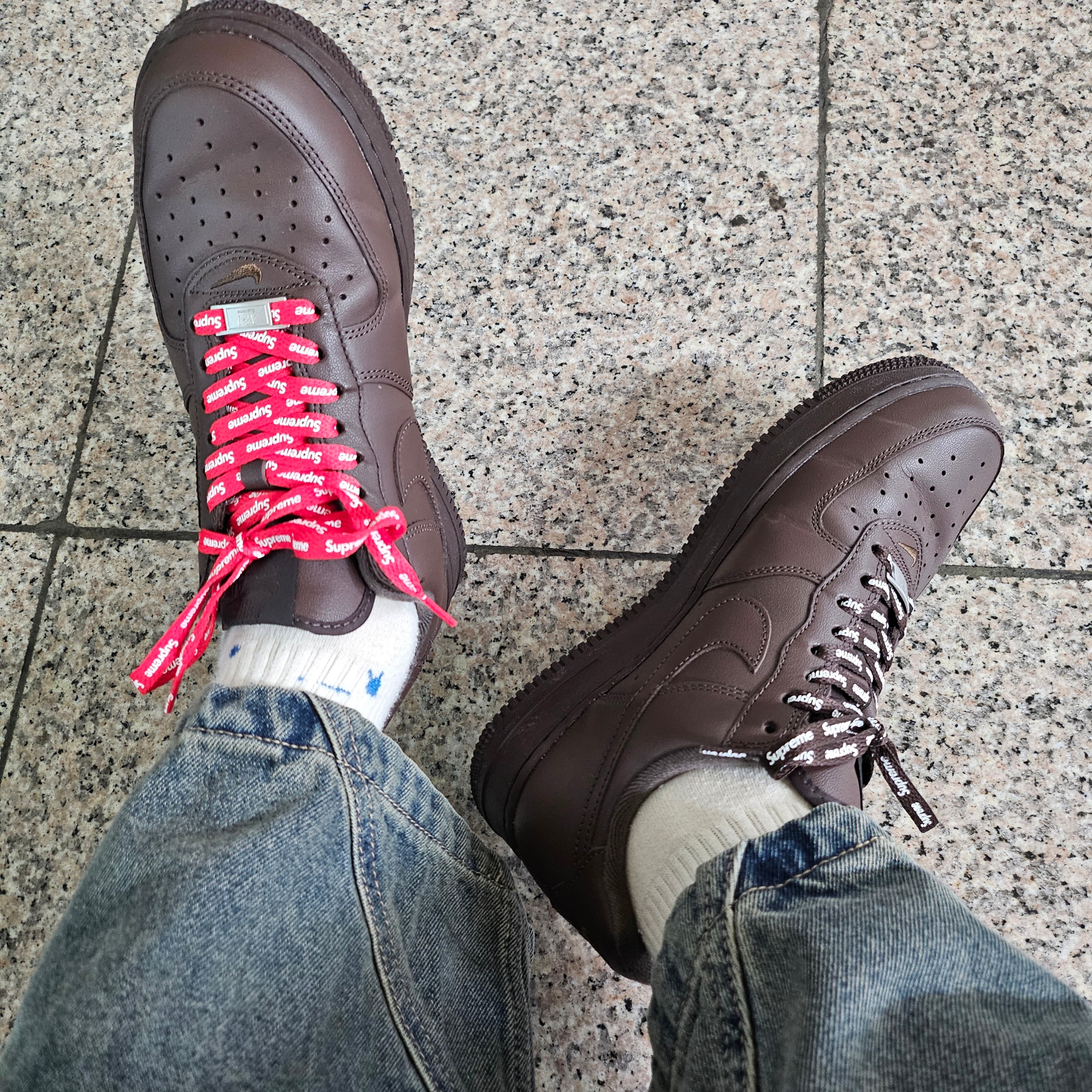 Yeezy Gap Engineered By Balenciaga T-Cut Parka Black, Undermycar x Starbucks Overmybag Black 착용 스타일 - 5