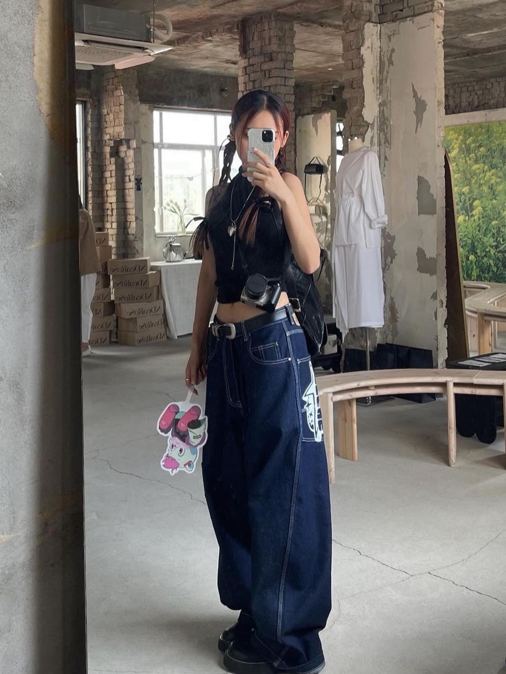 Cotchs Star Denim Pants 착용 스타일