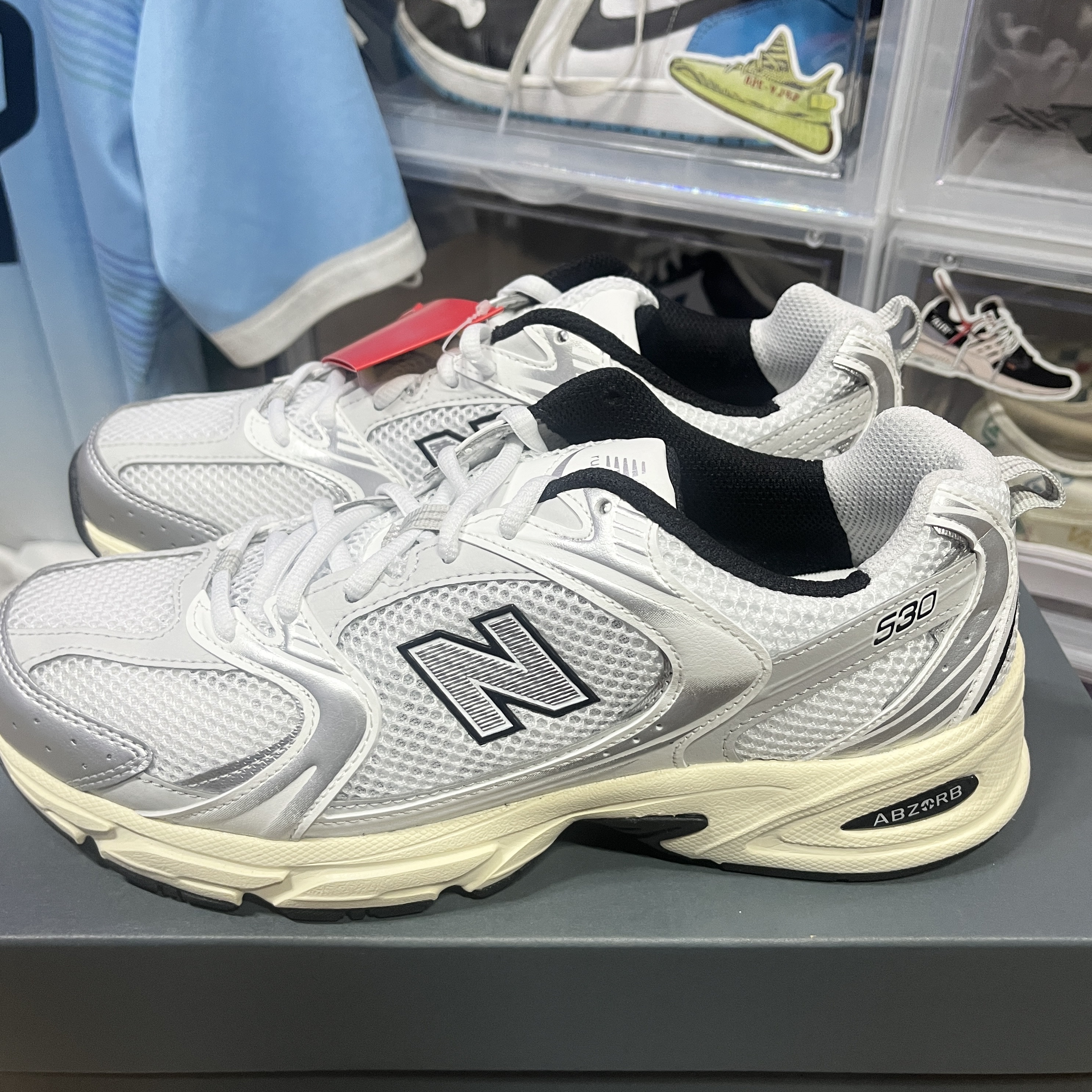 New Balance 530 White Blue Oasis 착용 스타일