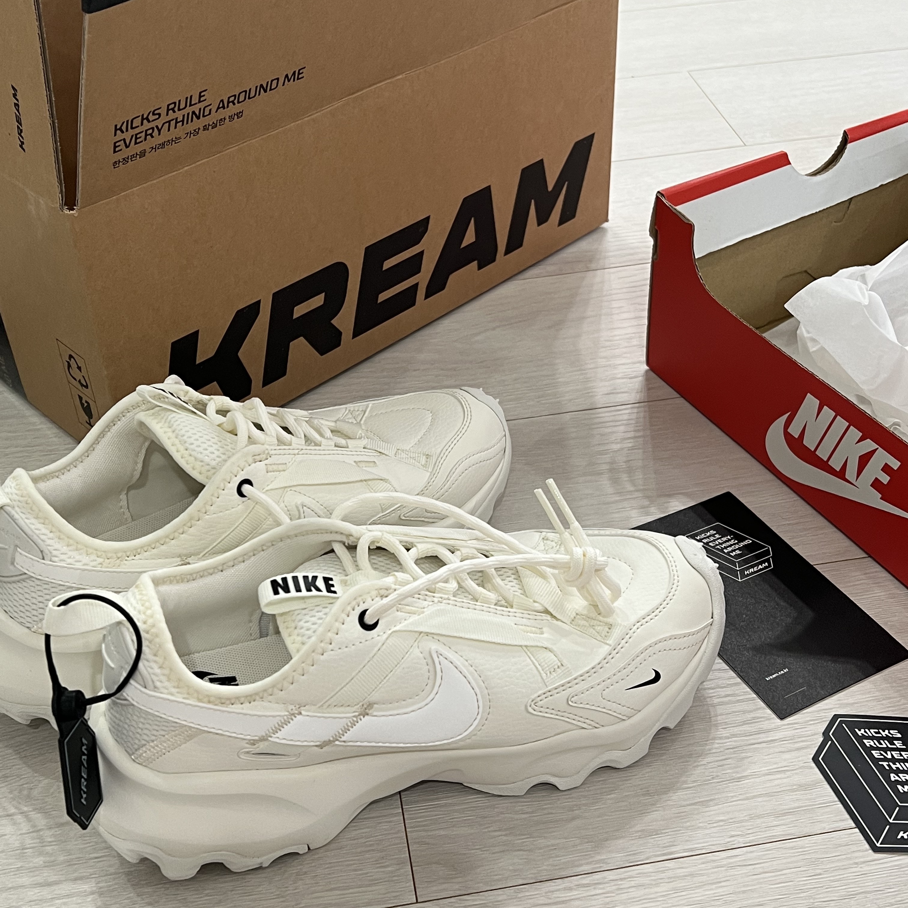 (W) Nike TC 7900 Summit White 착용 스타일