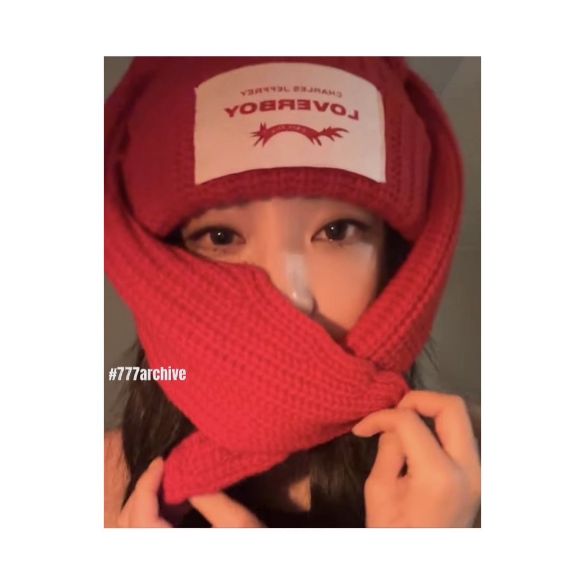 Charles Jeffrey Loverboy Chunky Rabbit Mohair Beanie Red 착용 스타일 - 2