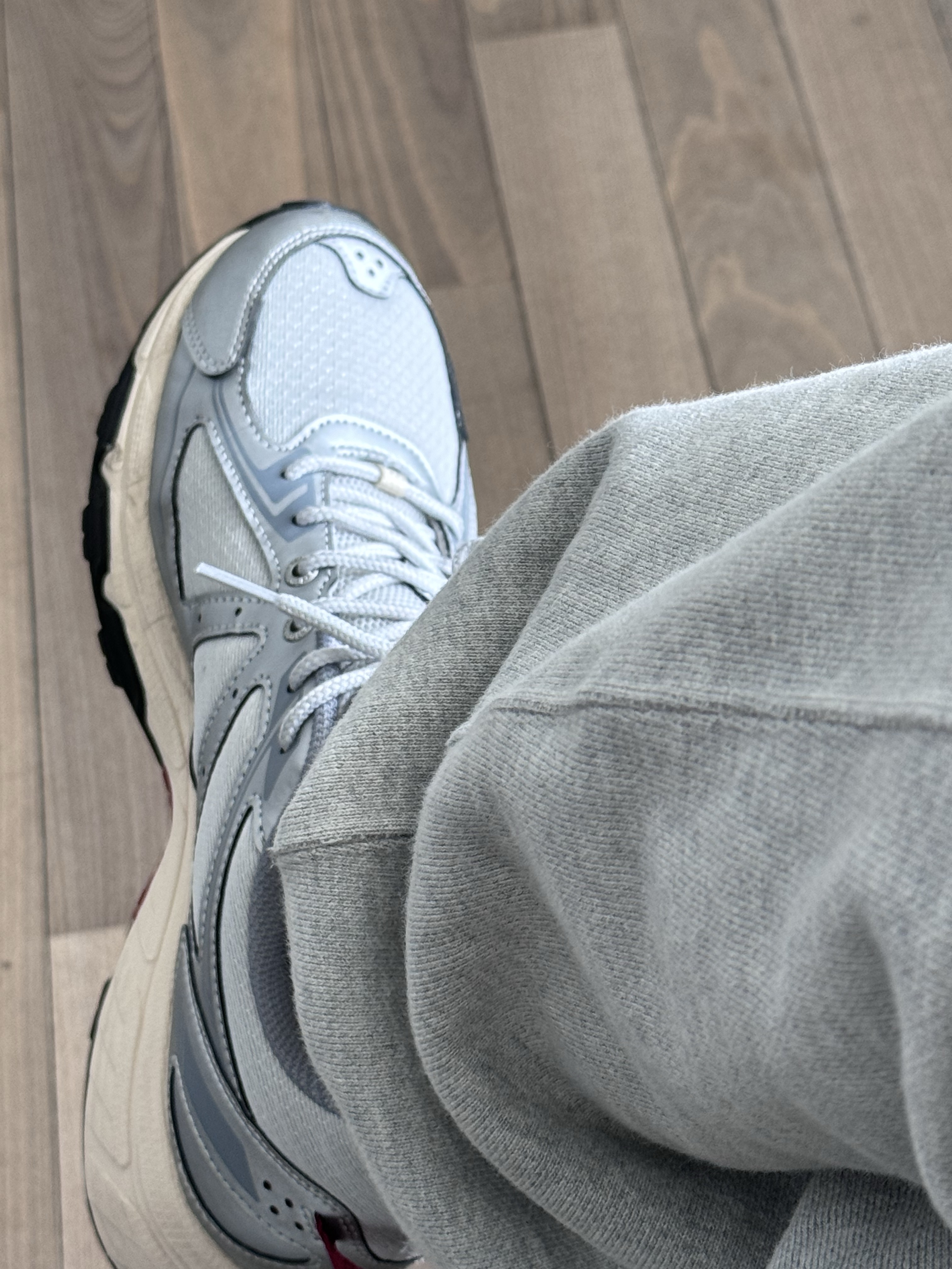 (W) Asics Gel-Venture 6 Glacier Grey Sheet Rock 착용 스타일 - 2