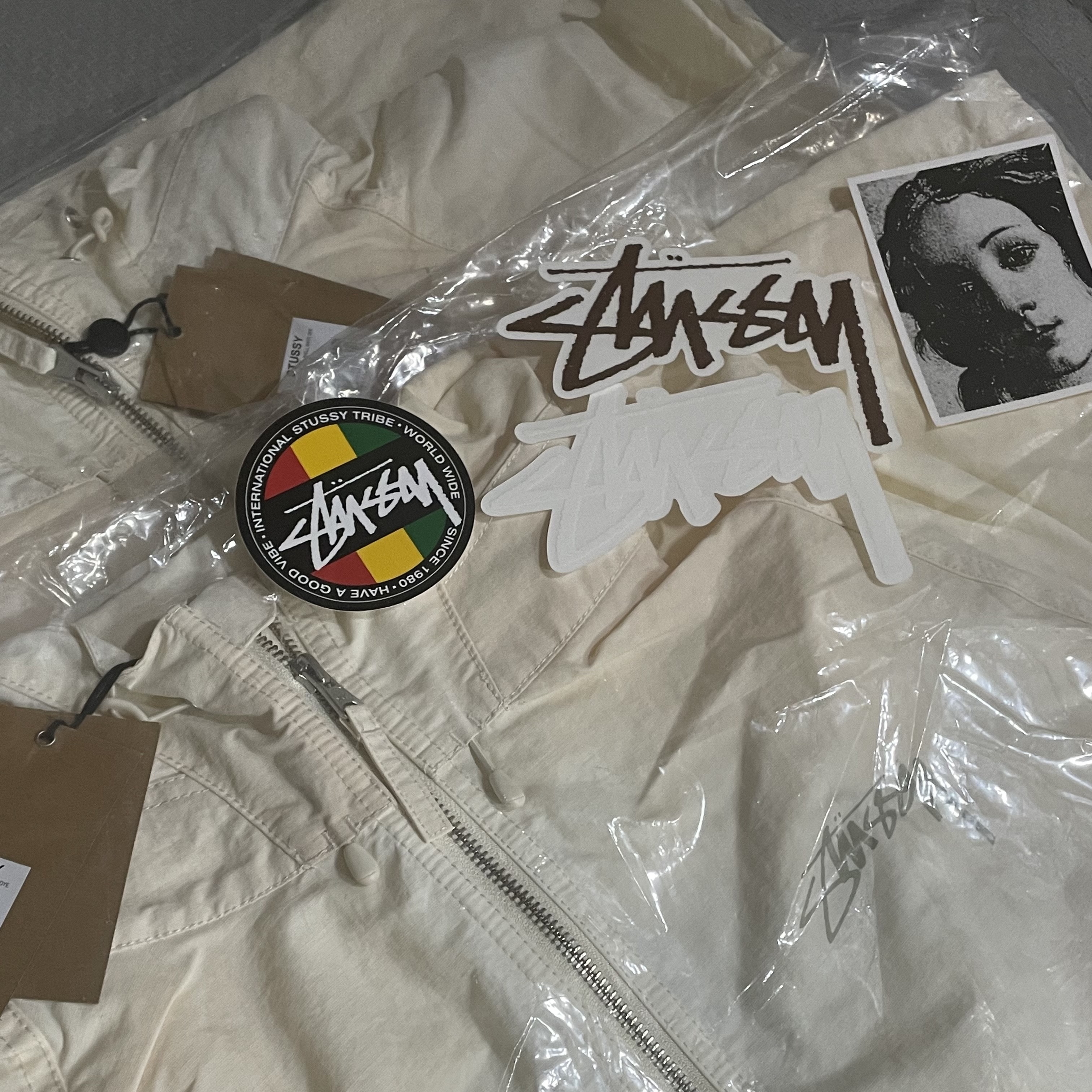 Stussy Wave Dye Beach Shell Jacket Bone 착용 스타일