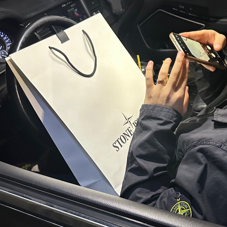 Stone Island 10210 Supima Cotton Twill Stretch-TC Overshirt Sky Blue - 24SS, Stone Island 10210 Supima Cotton Twill Stretch-TC Overshirt Black - 24SS 착용 스타일 - 2