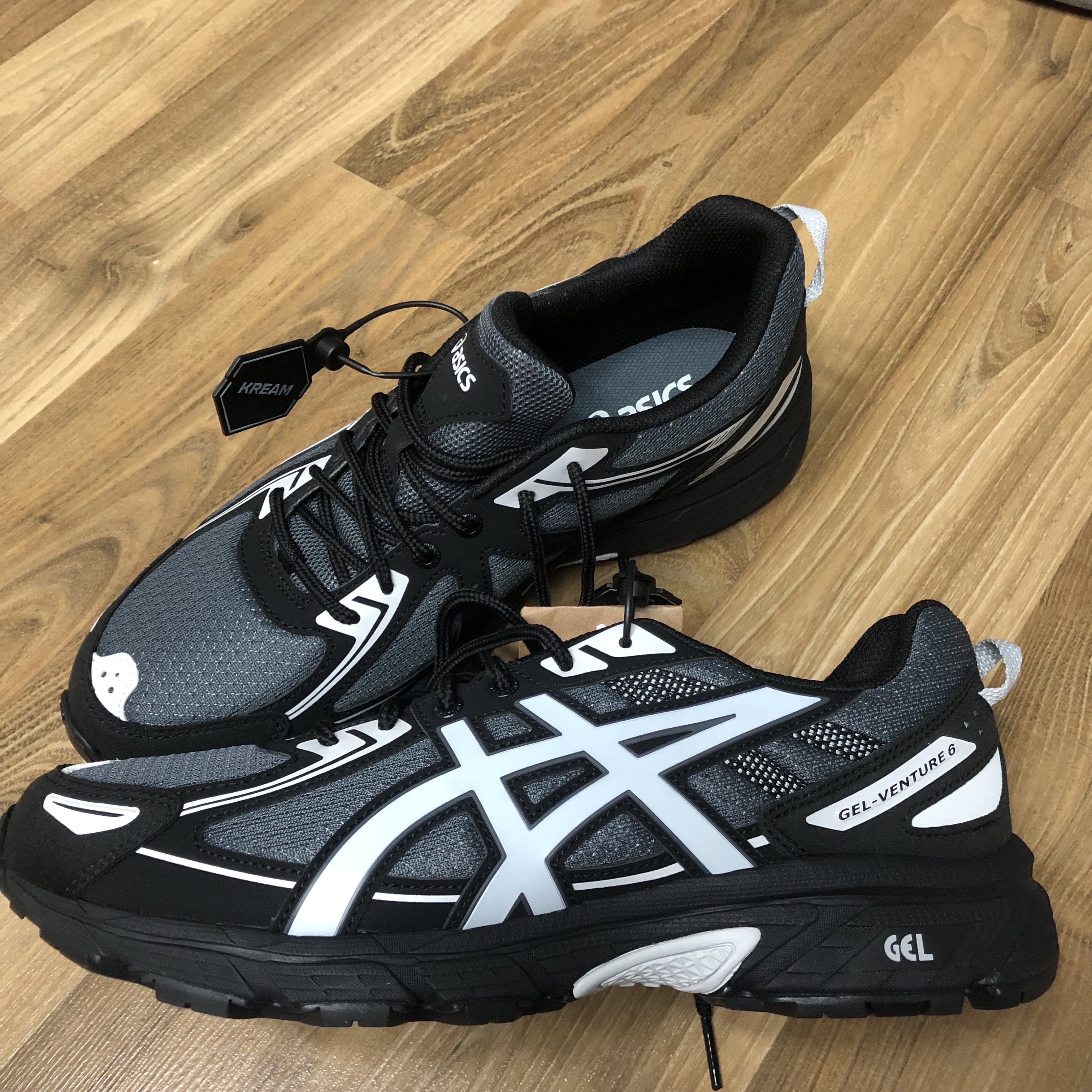 Asics Gel-Venture 6 Carrier Grey 착용 스타일