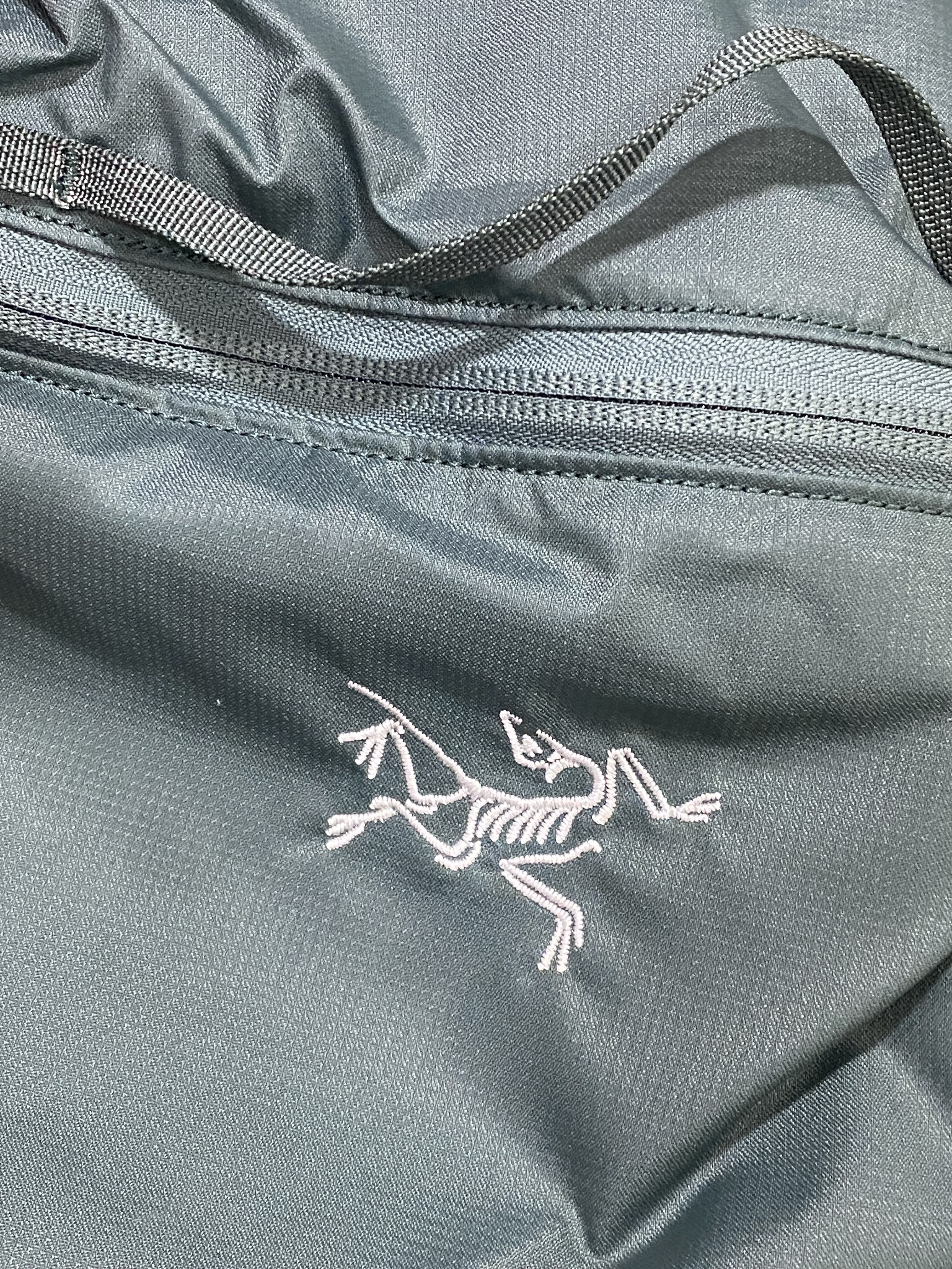 Arc'teryx Heliad 10 Backpack Boxcar 착용 스타일 - 1