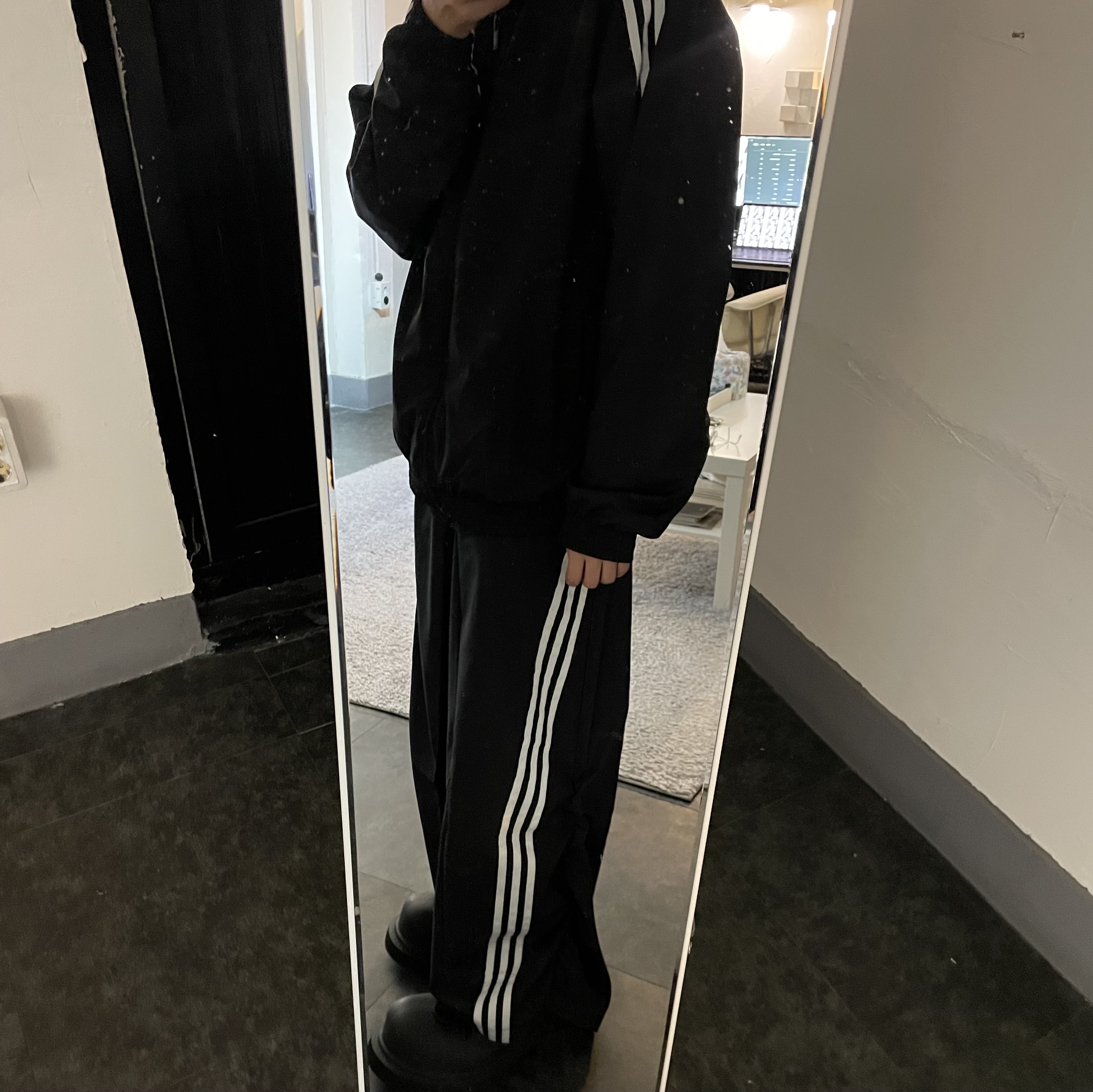 (W) Adidas Adilenium Oversized Track Top Black - KR Sizing, (W) Adidas Adilenium Oversized Track Pants Black - KR Sizing 착용 스타일 - 2