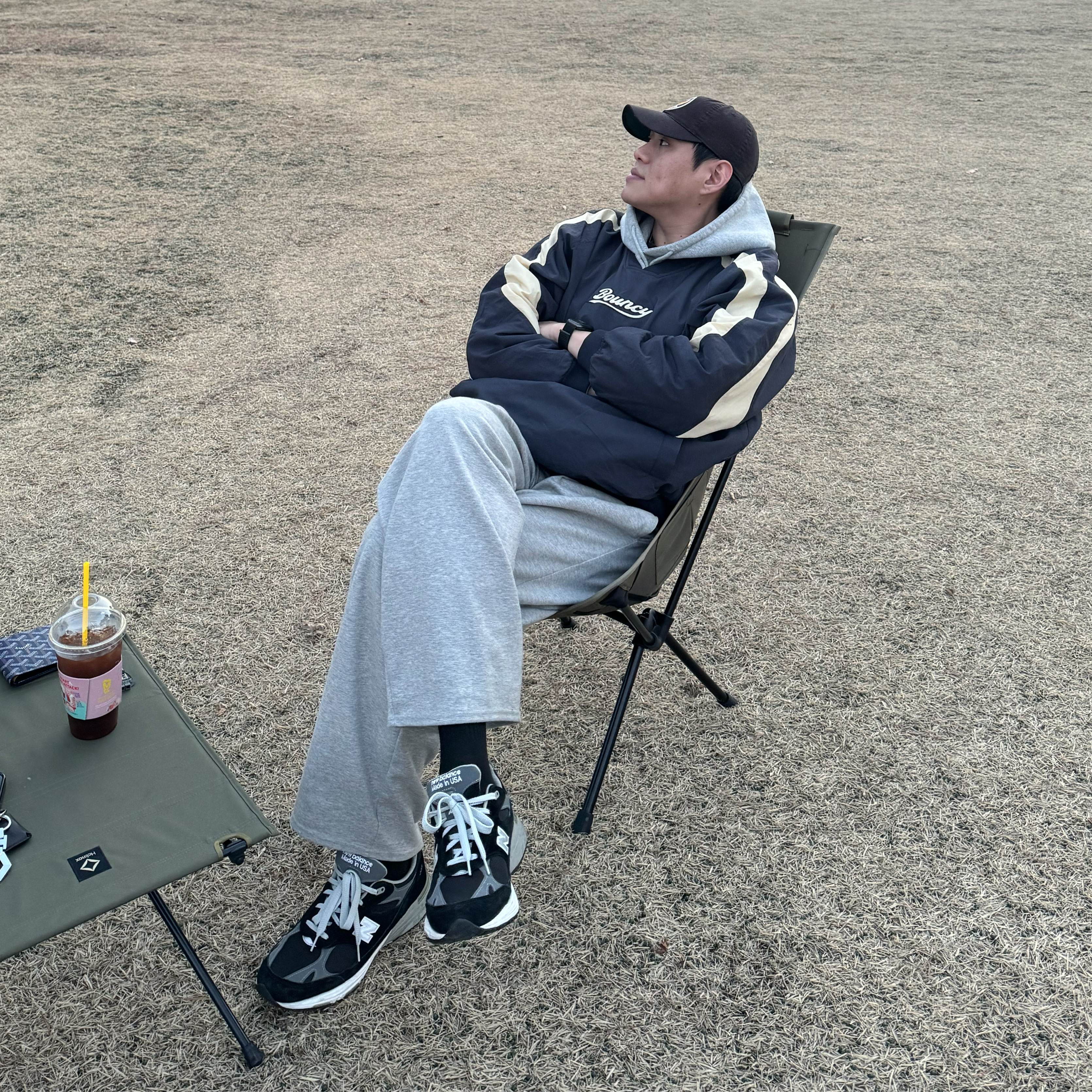 BDNS Bouncy Warm Up Pullover Navy, Double RL Garment Dyeing Twill Ball Cap Black 착용 스타일