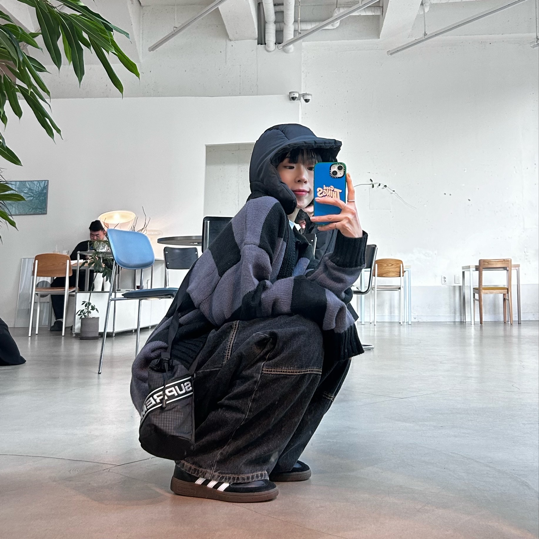 Adidas Spezial Handball Core Black Cloud White, Supreme Small Cinch Pouch Black - 23FW 착용 스타일