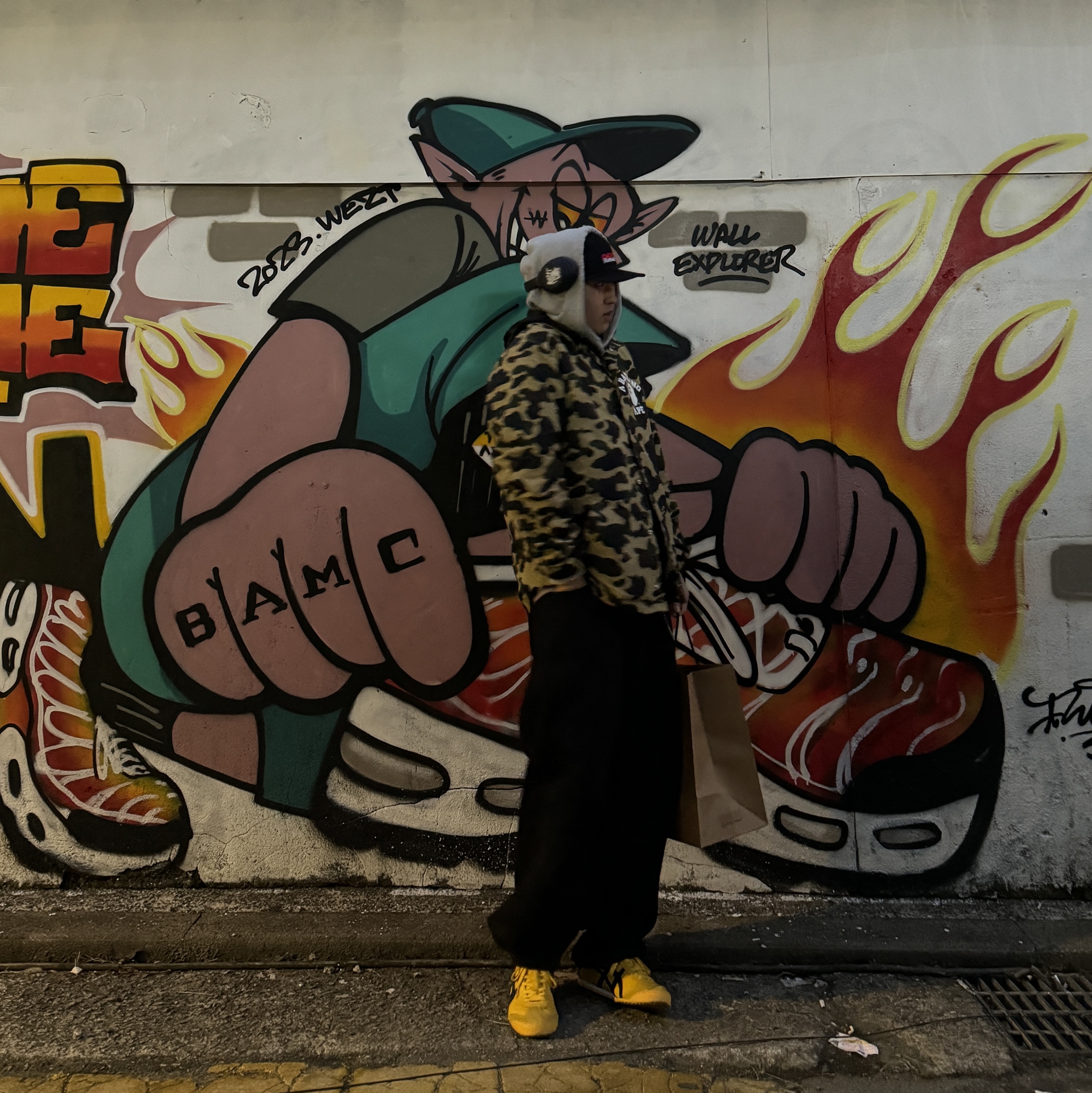 Dr. Martens x Wacko Maria 1461 Tiger Camo Hair On Camel Black, Onitsuka Tiger Mexico 66 Yellow Black 착용 스타일 - 2