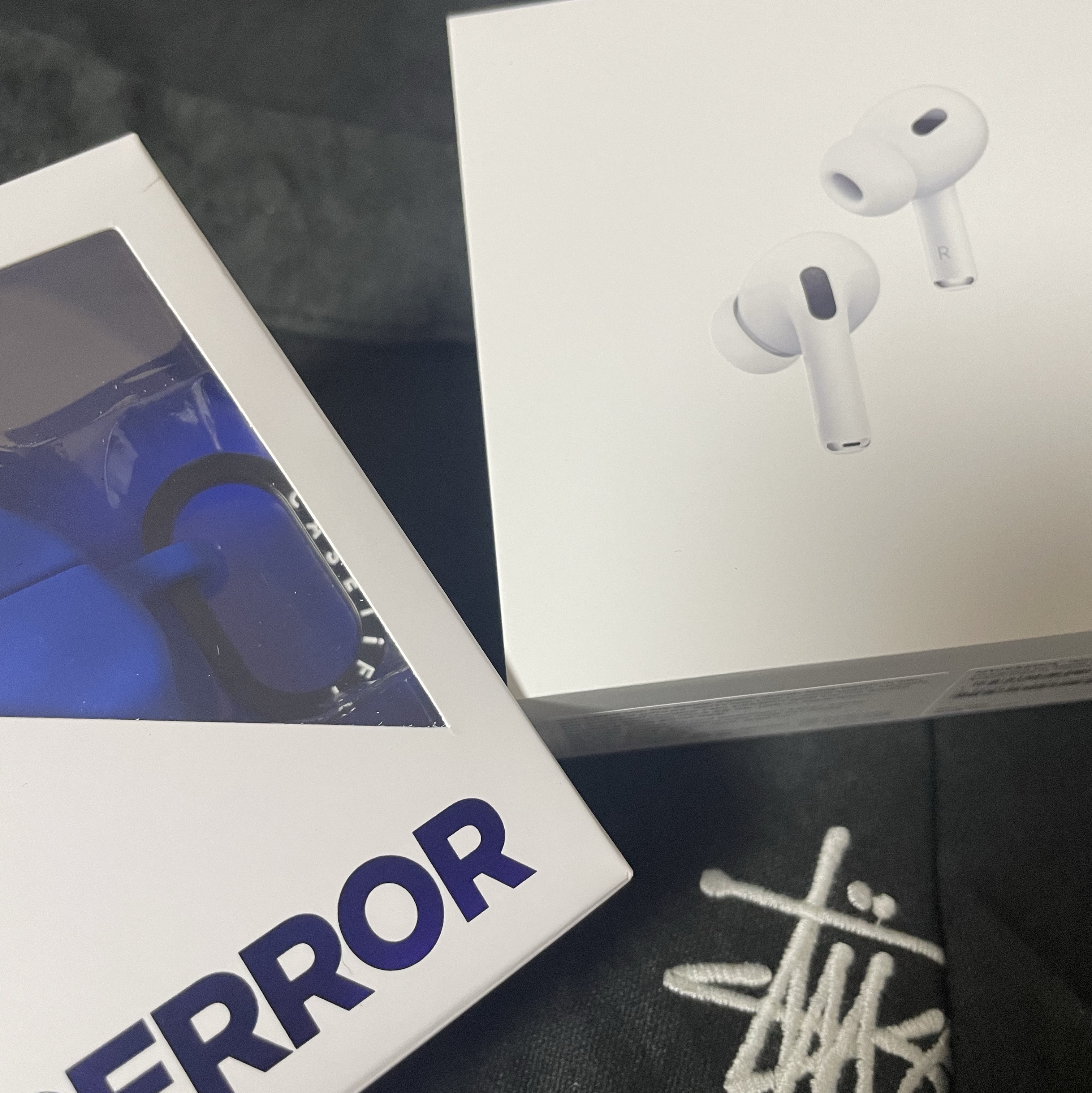 Casetify x Ader Error Wavy Collectable AirPods Pro 1st/2nd gen Case Blue, Apple Airpods Pro 2nd Gen with MagSafe Charging Case USB C (Korean Ver.) 착용 스타일 - 1