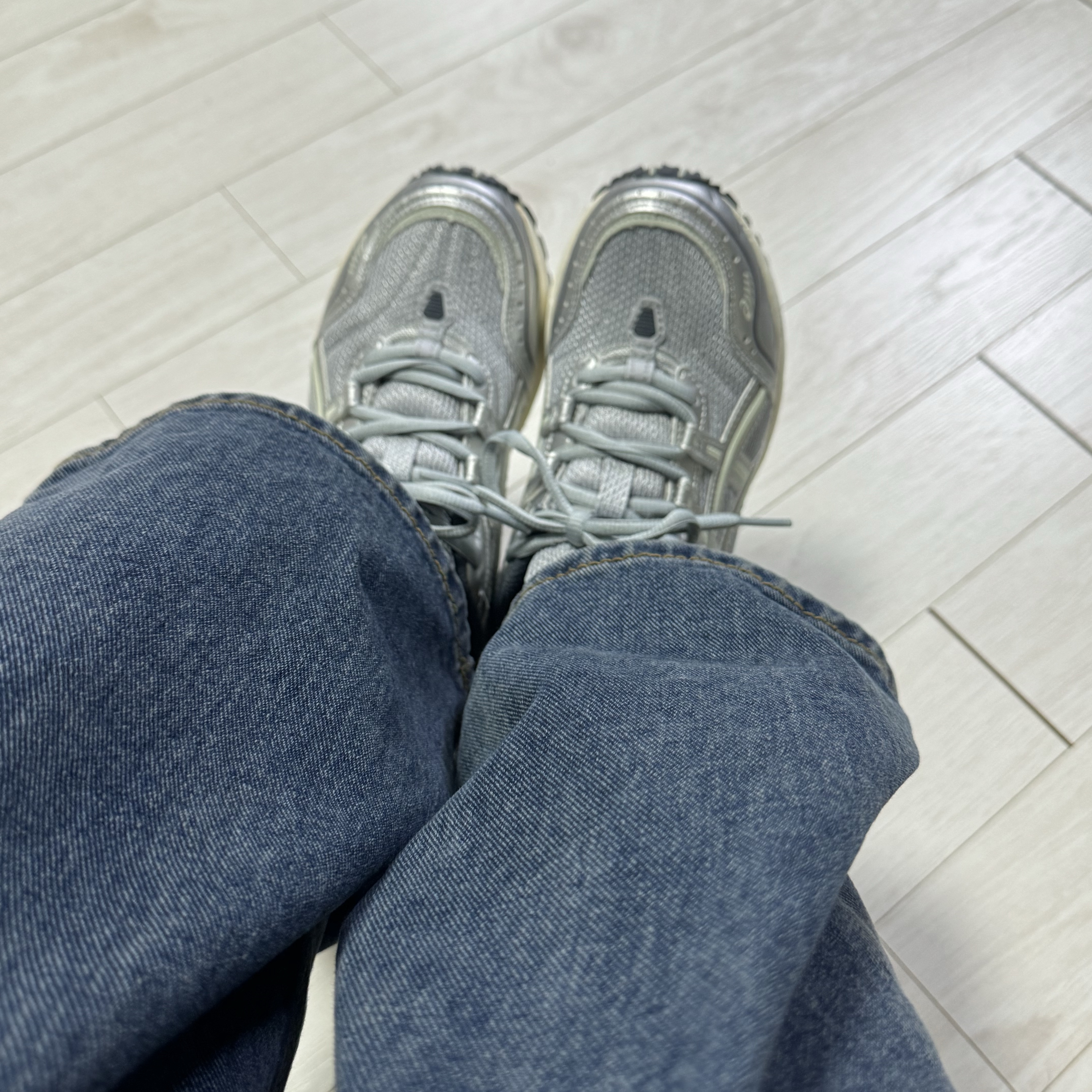 Asics Gel-1090 Piedmont Grey 착용 스타일