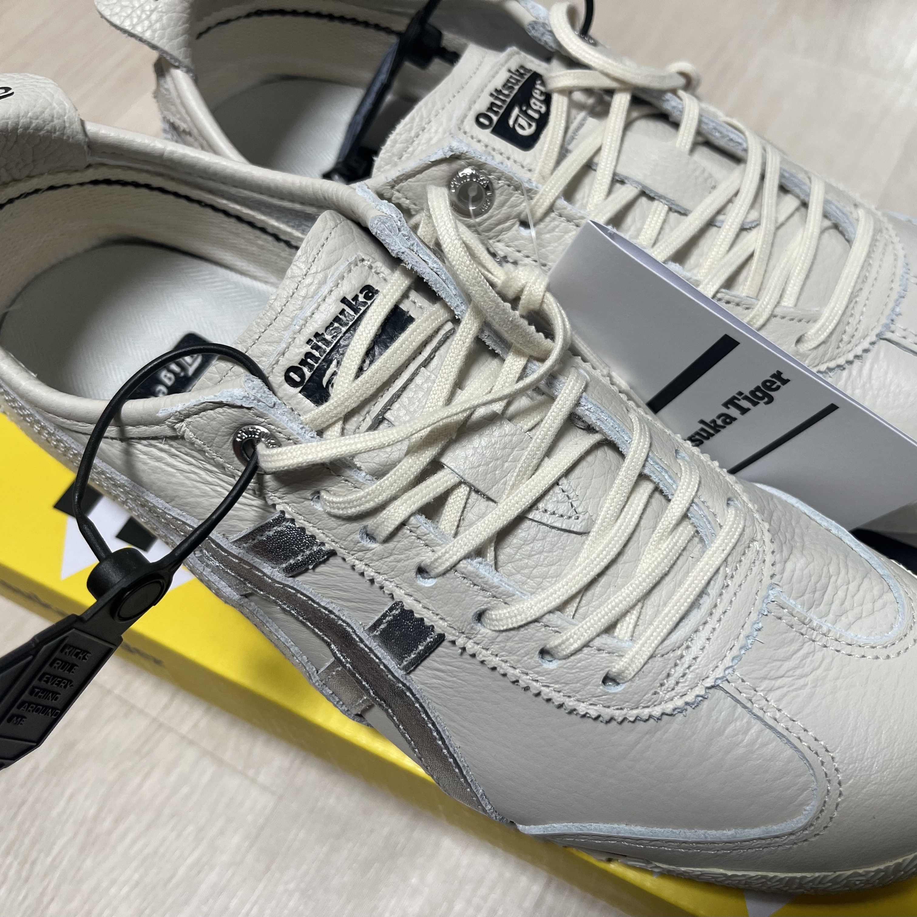 Onitsuka Tiger Mexico 66 SD Birch Silver 착용 스타일