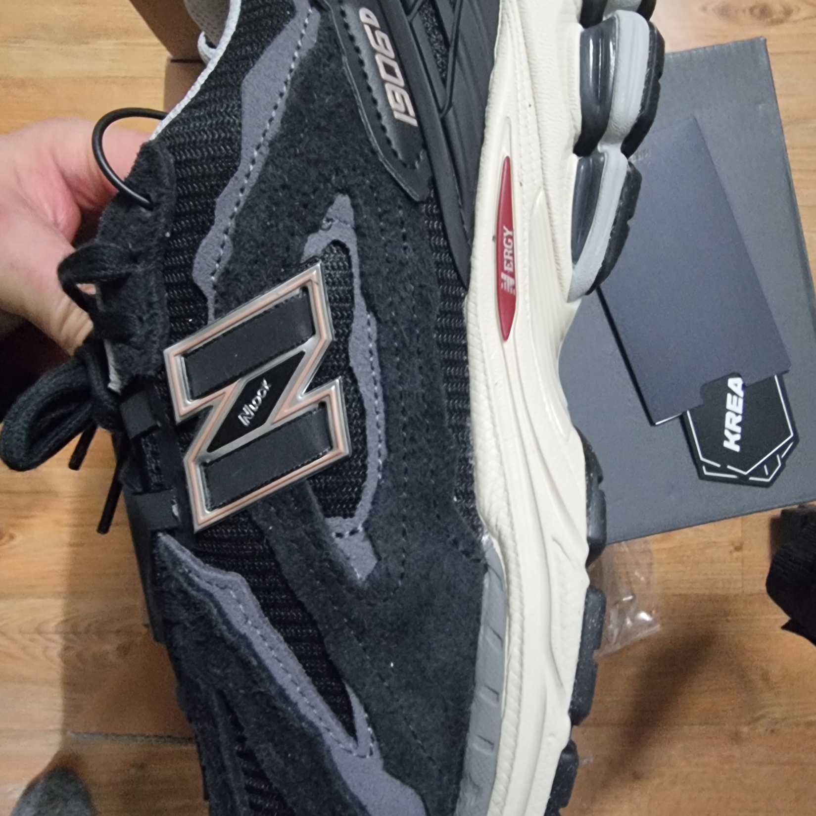 New Balance 1906D Protection Pack Black 착용 스타일