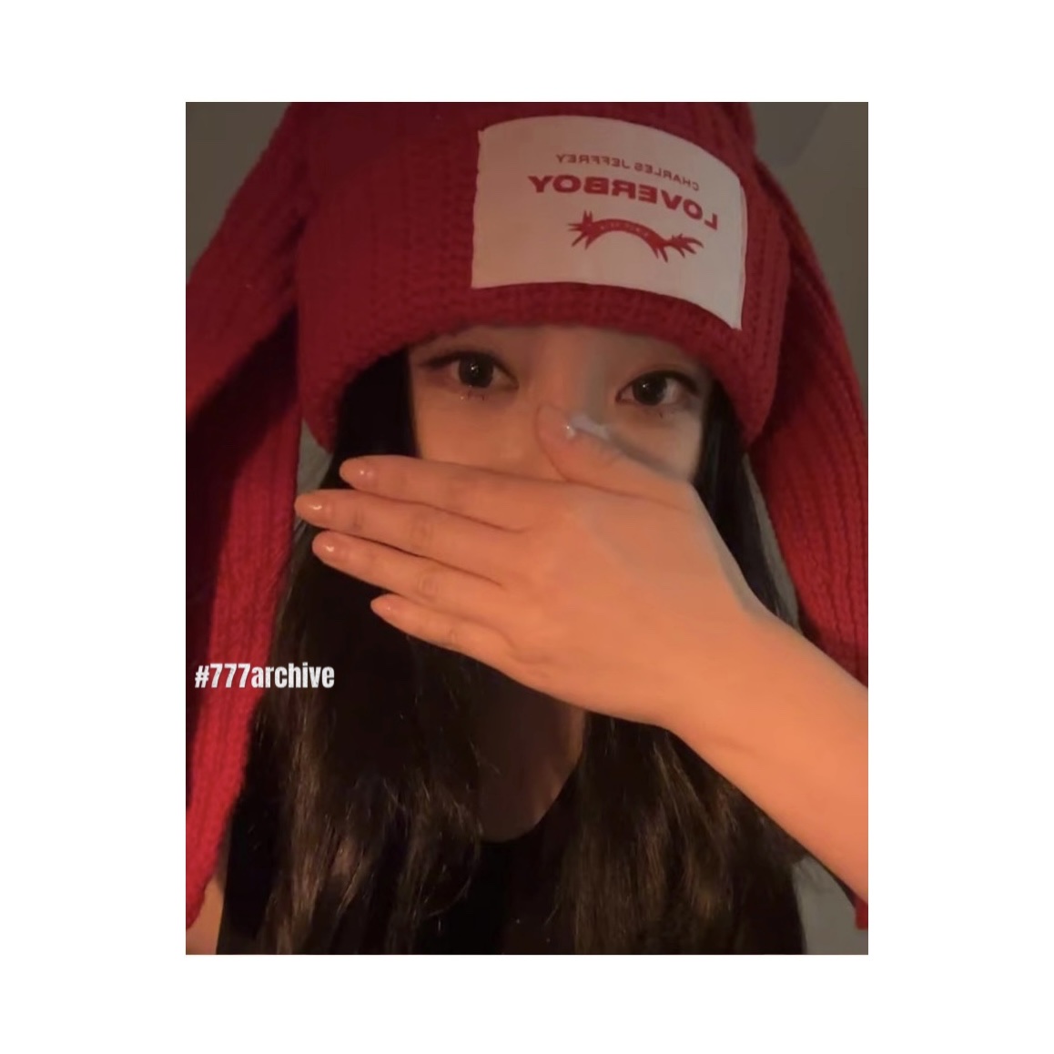 Charles Jeffrey Loverboy Chunky Rabbit Mohair Beanie Red 착용 스타일 - 3