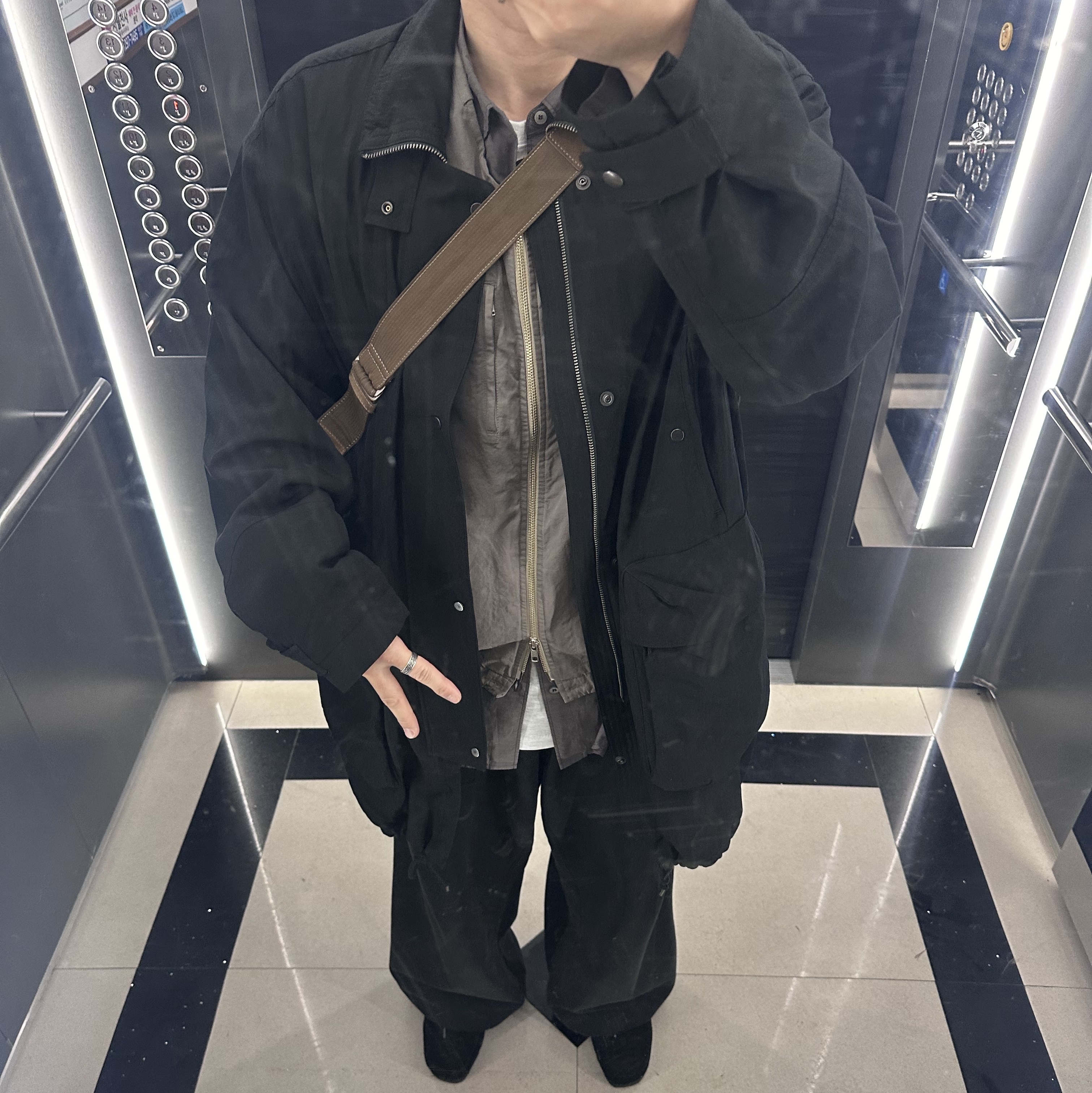 [프리오더] Polyteru Wallabee Shoes Woven Black, Polyteru 1011 Fatigue Sweatpants 1.2v Bleached Black 착용 스타일