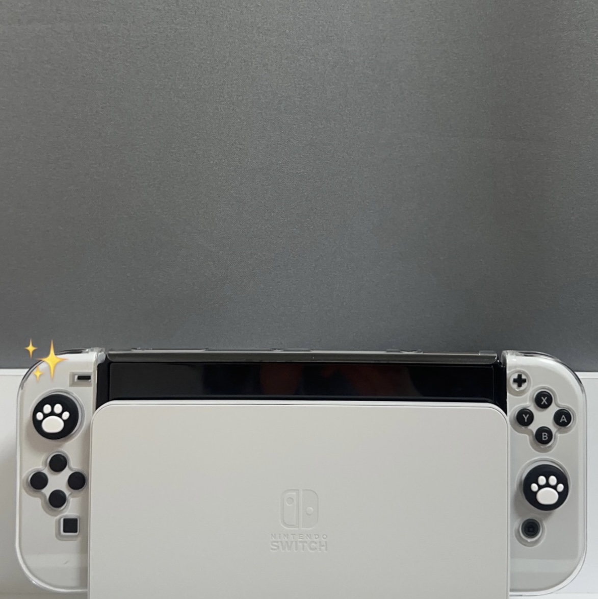 Nintendo Switch OLED White (Korean Ver.) 착용 스타일 - 1