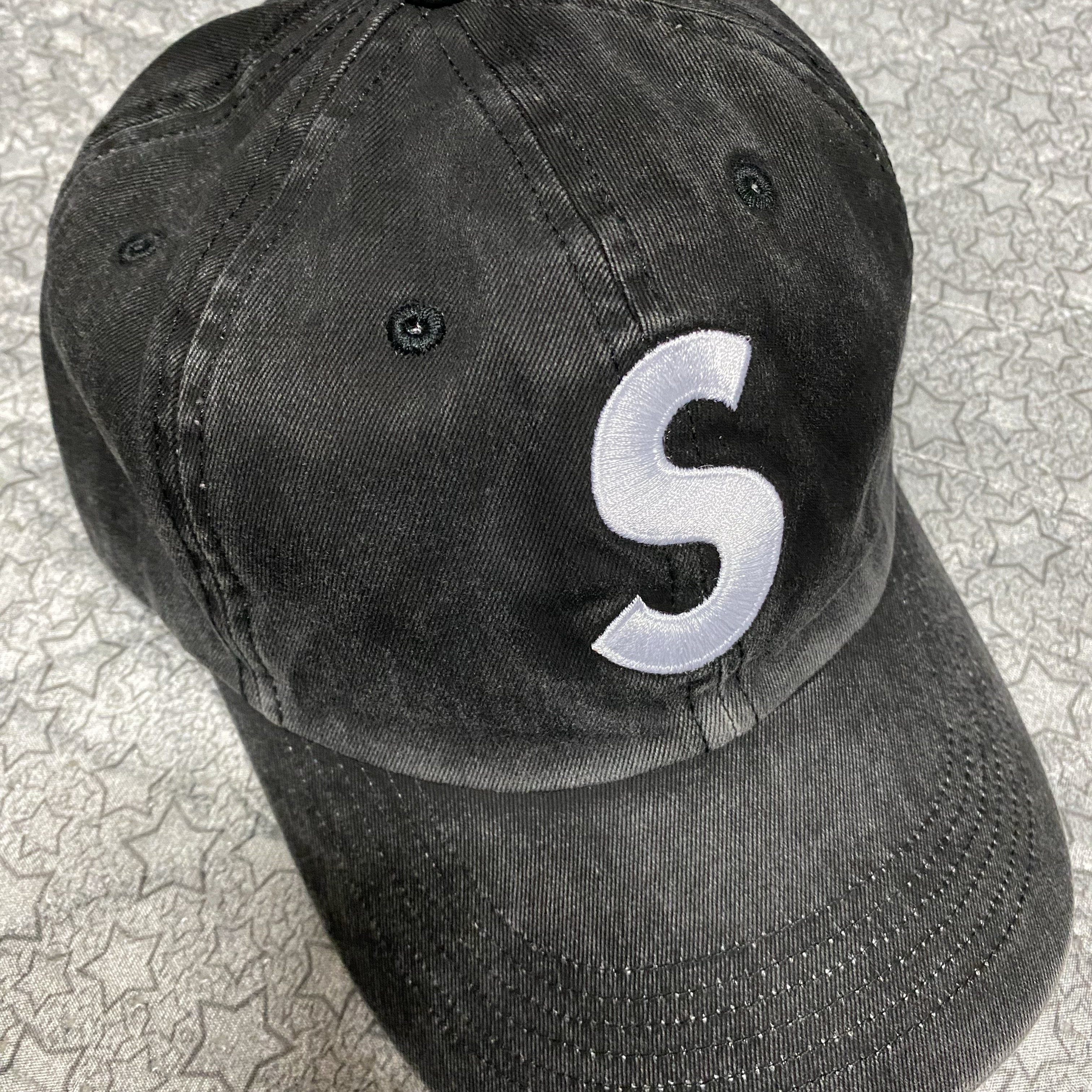 Supreme Pigment Print S Logo 6-Panel Black - 23FW 착용 스타일