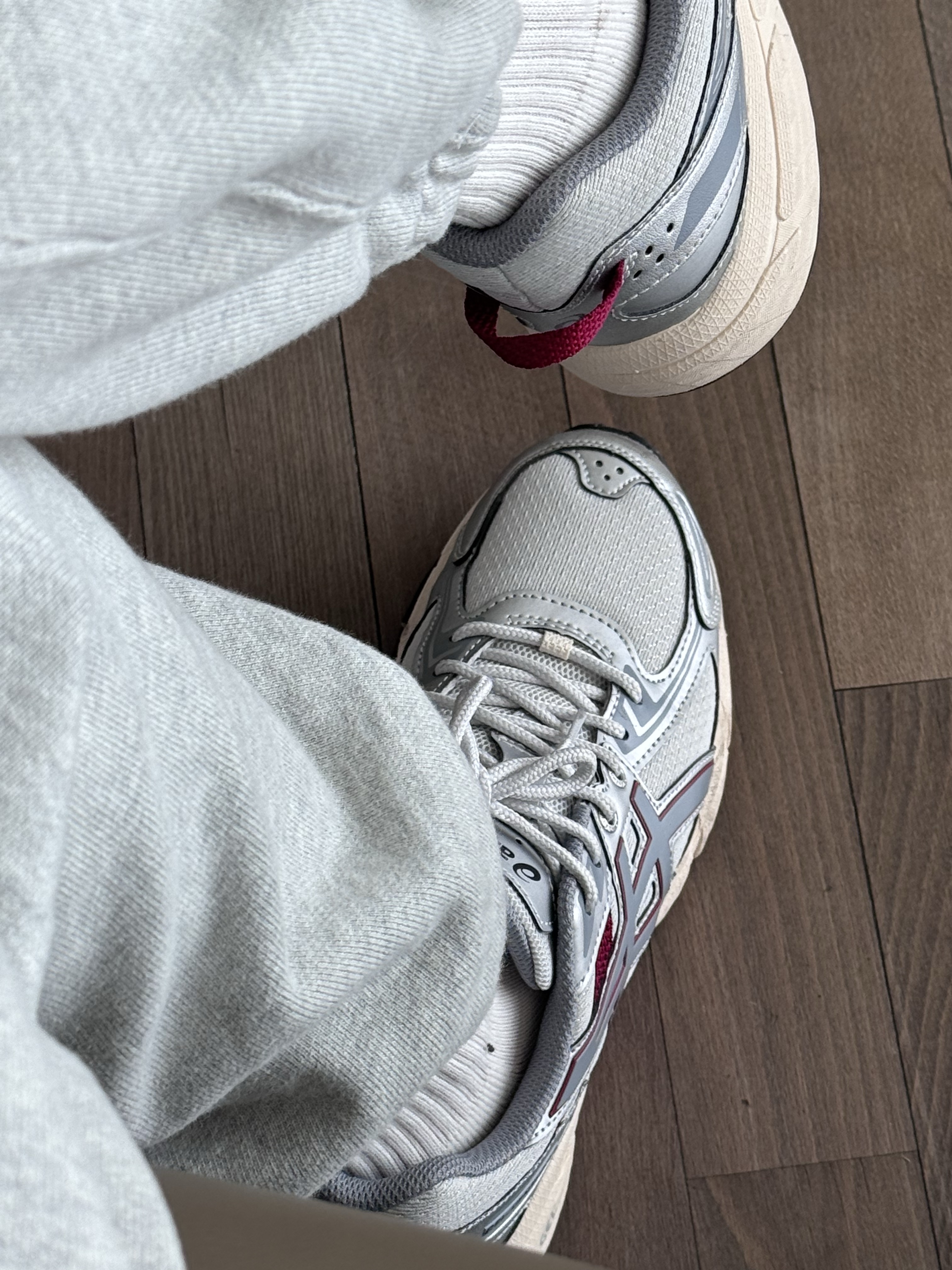 (W) Asics Gel-Venture 6 Glacier Grey Sheet Rock 착용 스타일 - 3