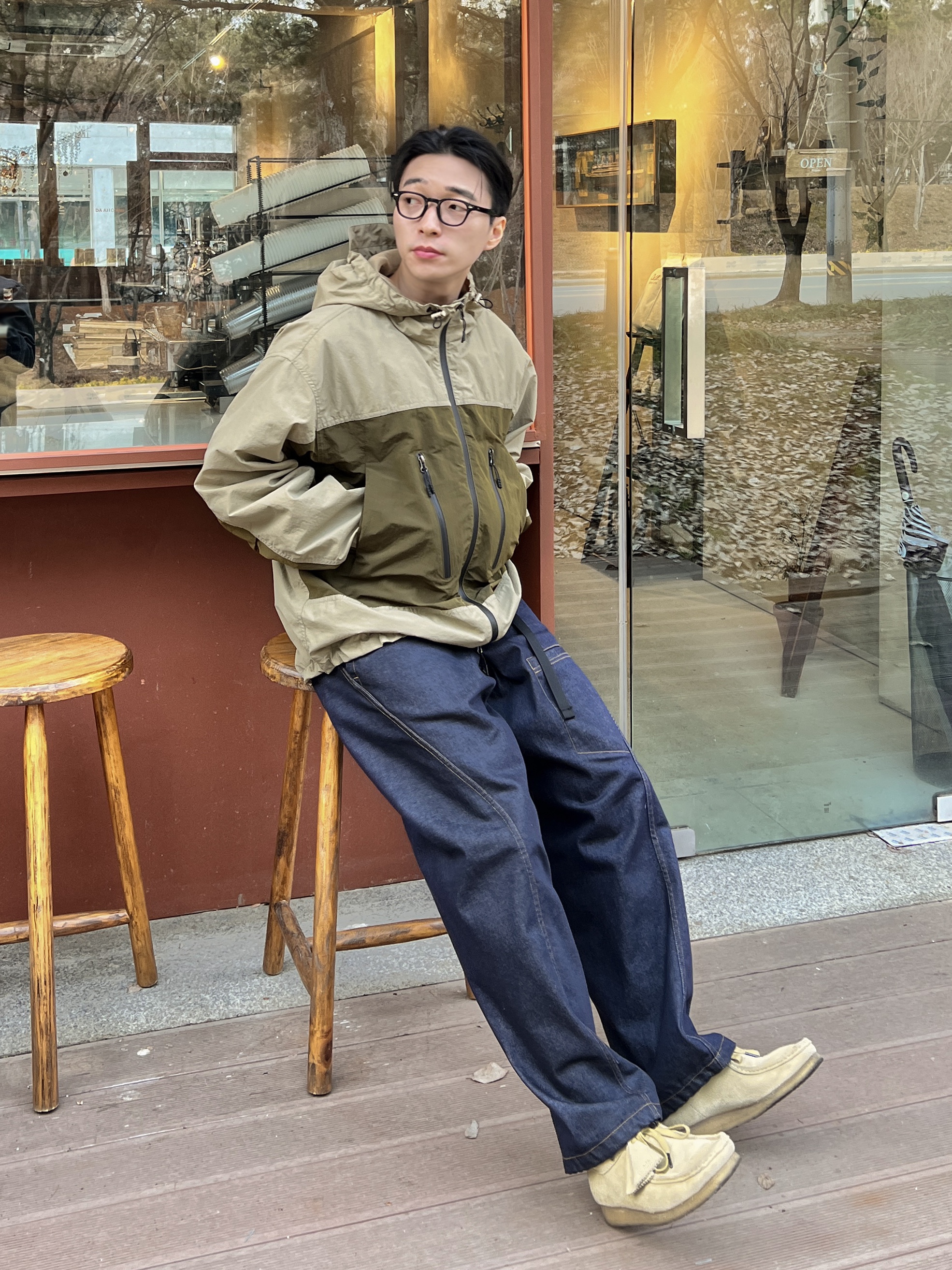 Clarks Wallabee Maple Suede 착용 스타일 - 1