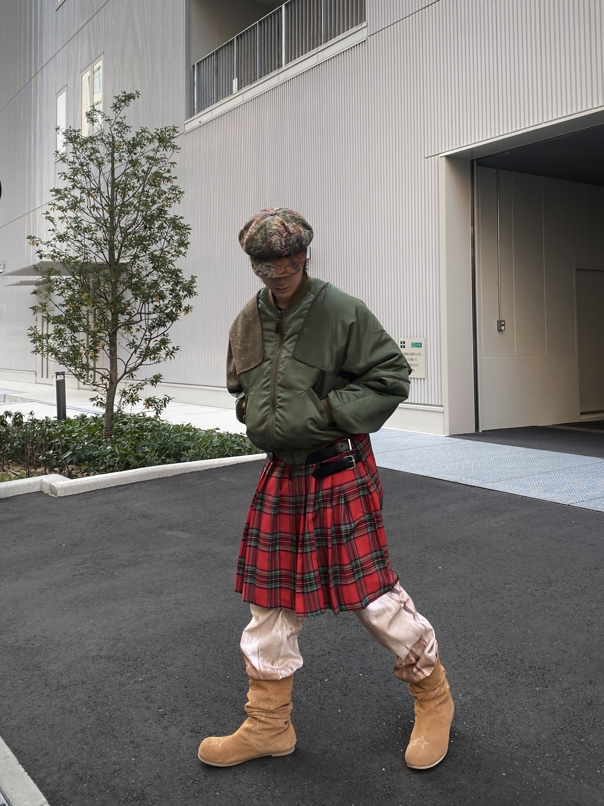 Kapital Ma-1 Nylon X Crack Leather Siamese Bomber Jacket Khaki 착용 스타일 - 1