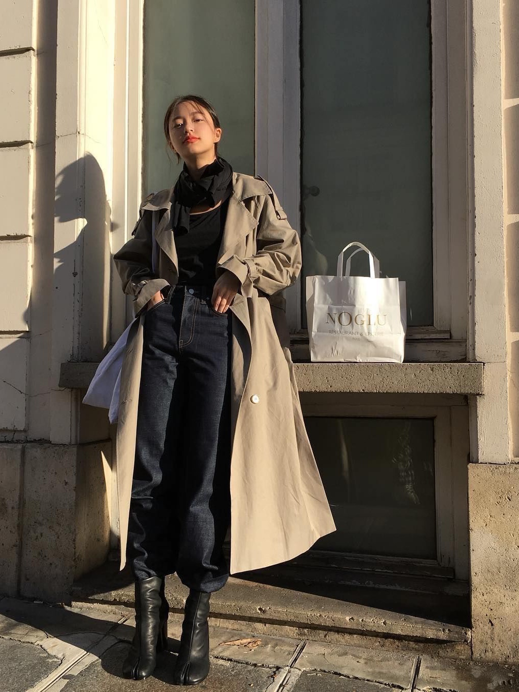 (W) Acne Studios Double Breasted Trench Coat Cold Beige 착용 스타일 - 2