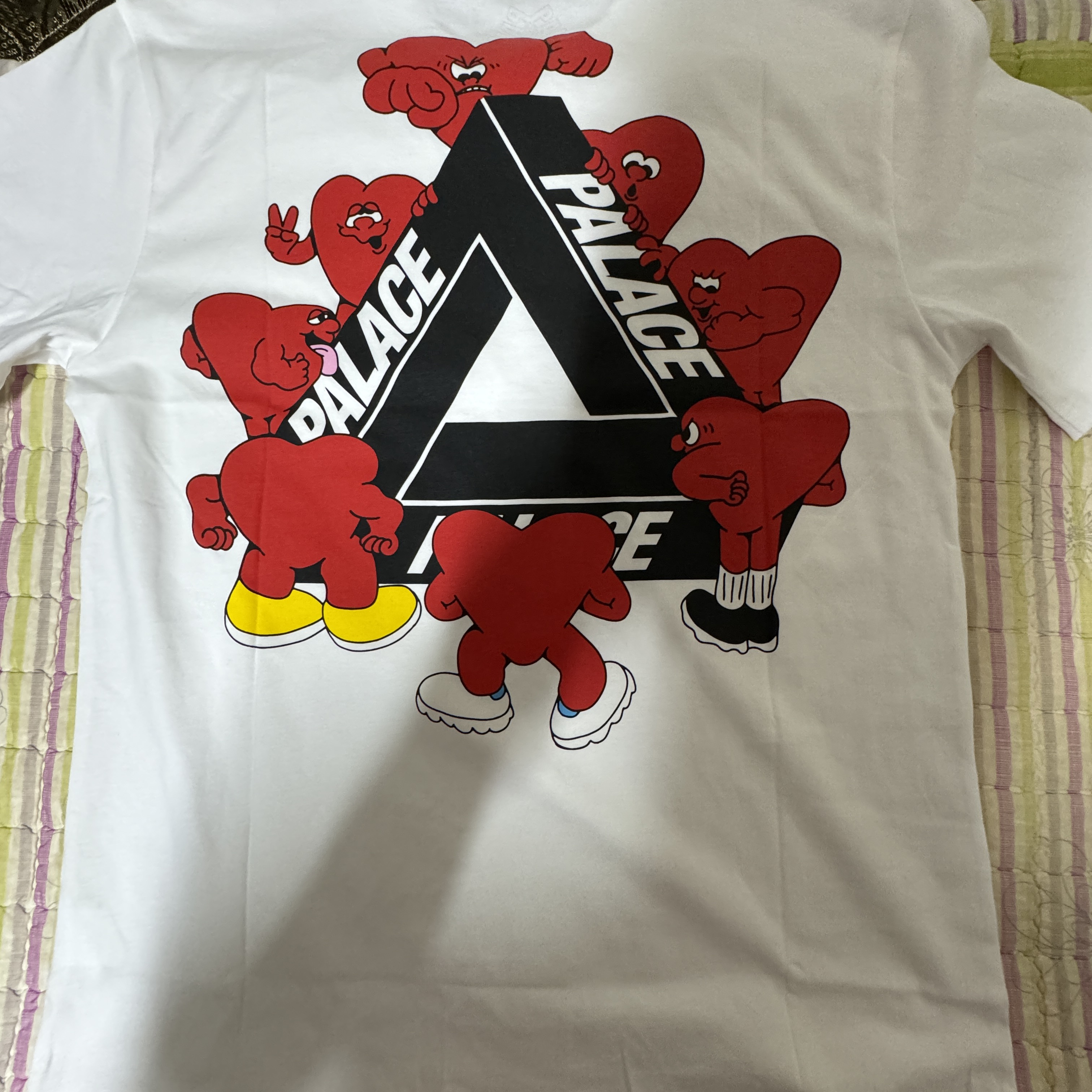 Palace Tri-Hearts T-Shirt White - 24SS 착용 스타일