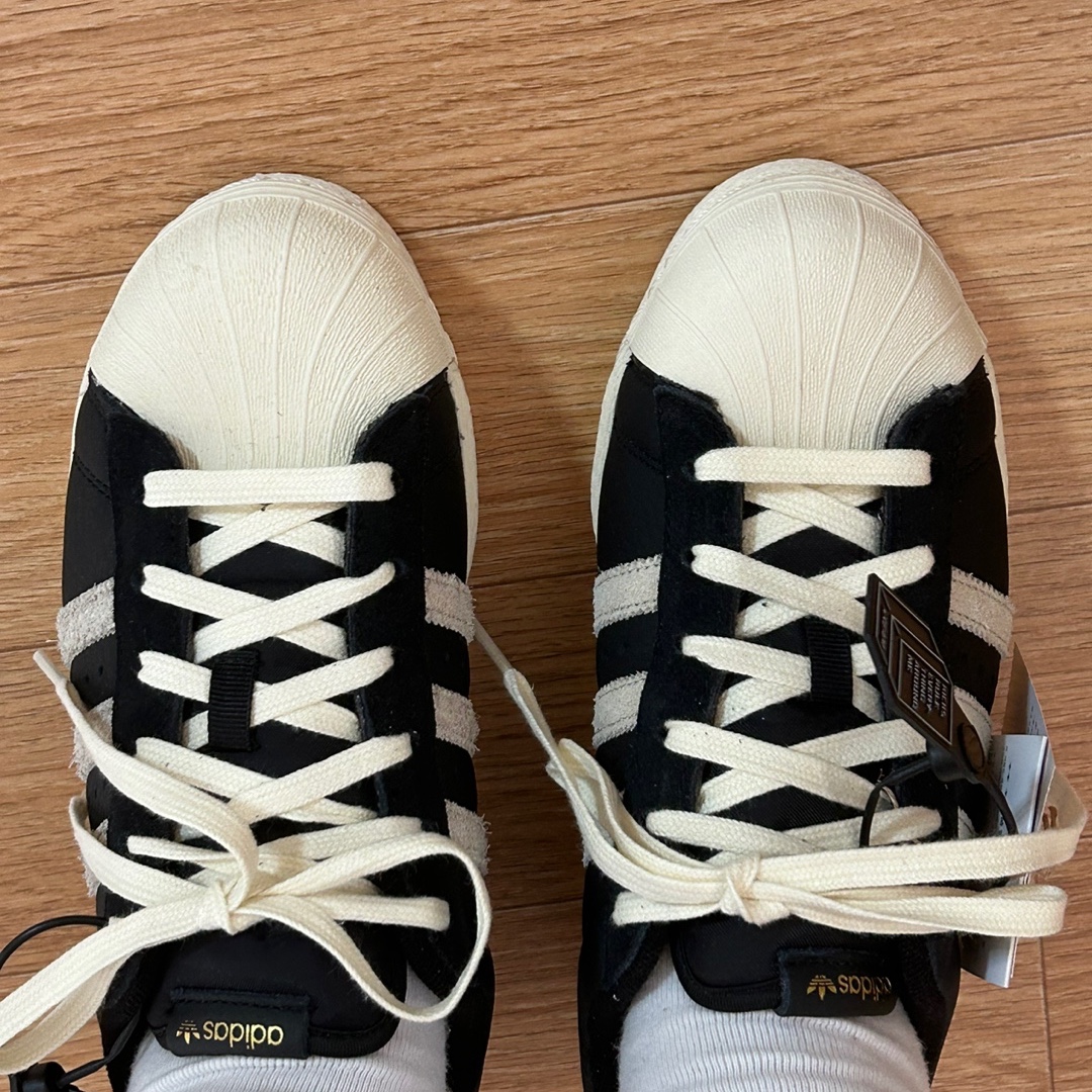 Adidas Superstar 82 Black White 착용 스타일