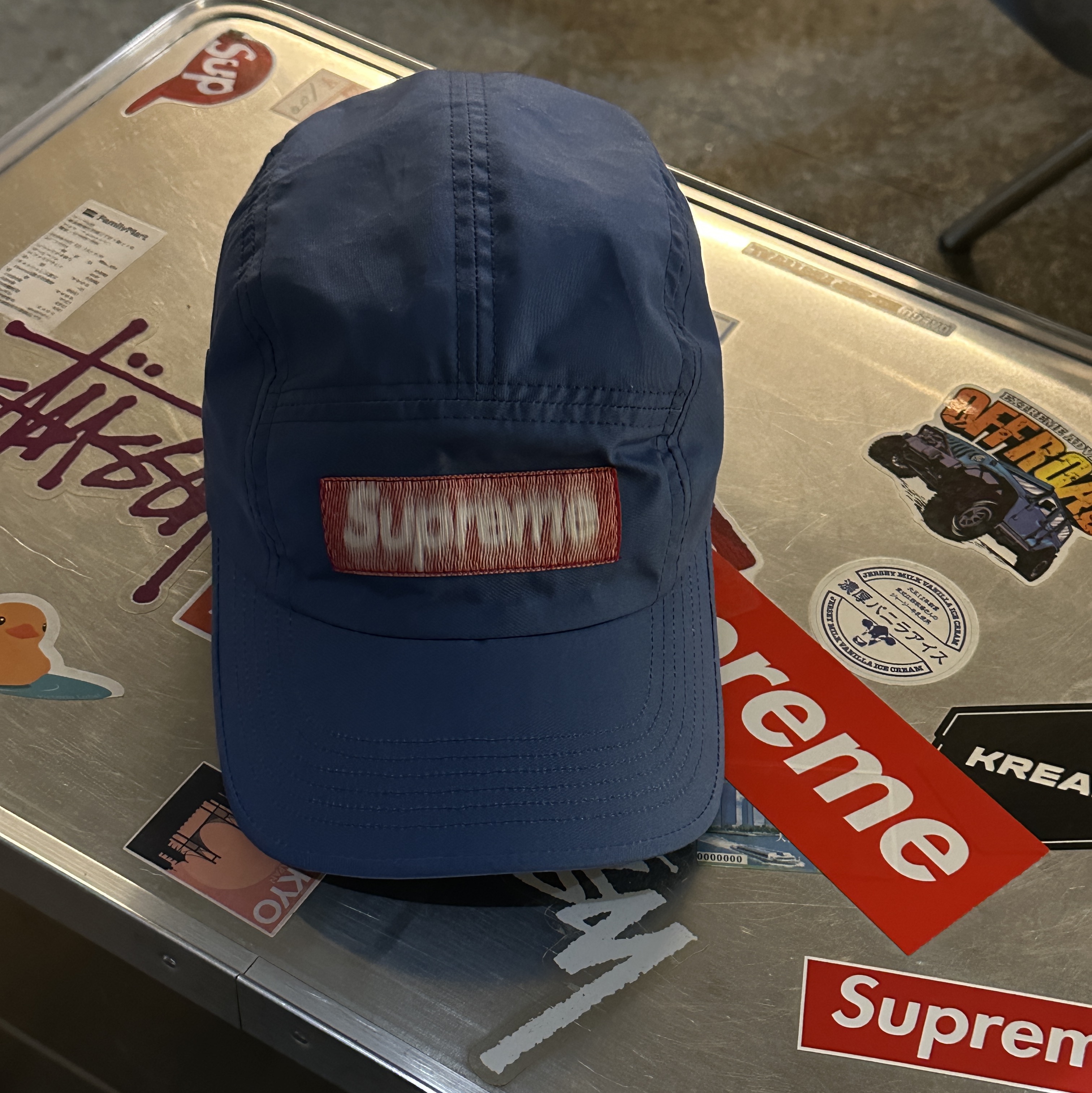 Supreme Reversed Label Camp Cap Light Royal - 21SS 착용 스타일