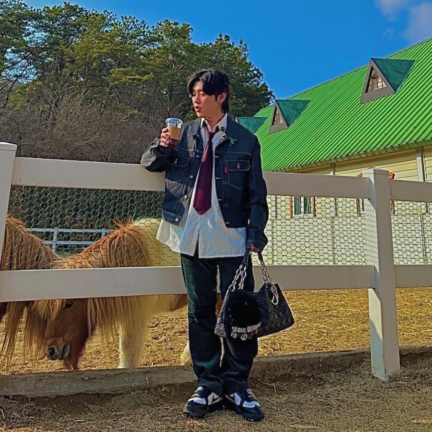 Peaceminusone Denim Jacket #1 Indigo, Nike x Peaceminusone Kwondo1 Black and White 착용 스타일 - 1