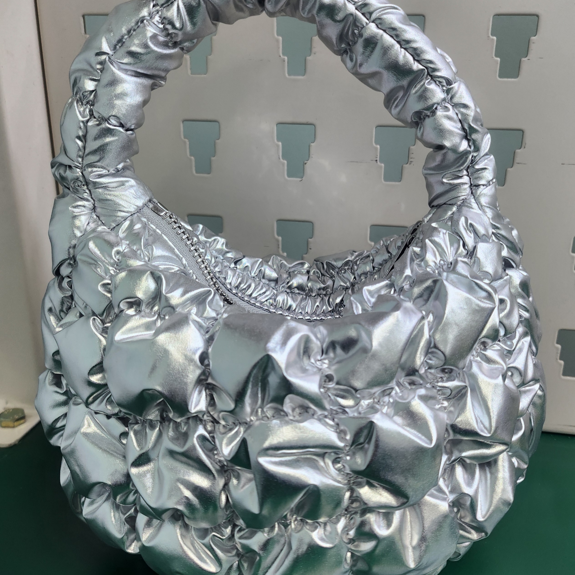 COS Quilted Micro Bag Silver 착용 스타일
