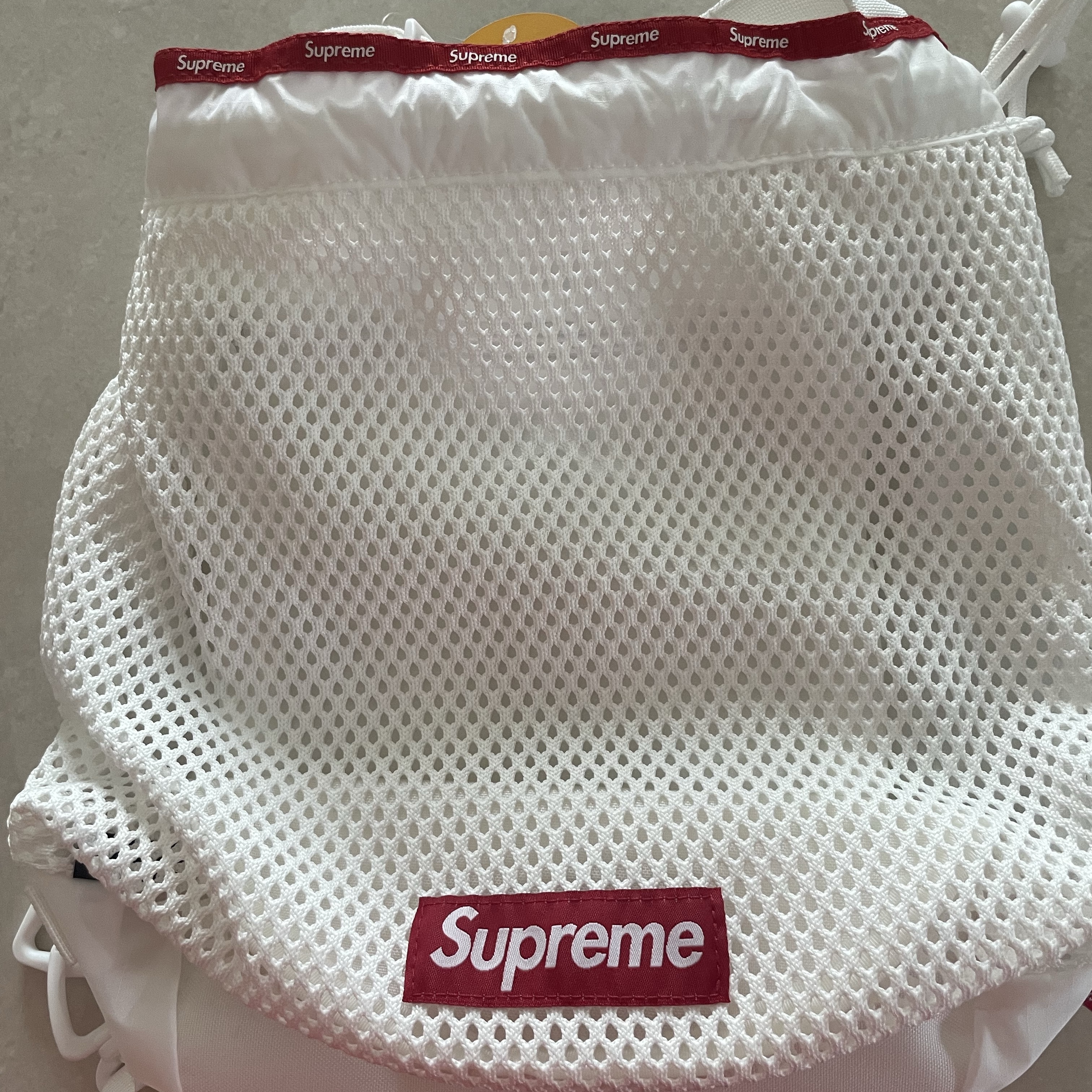 Supreme Mesh Small Backpack White - 23SS 착용 스타일